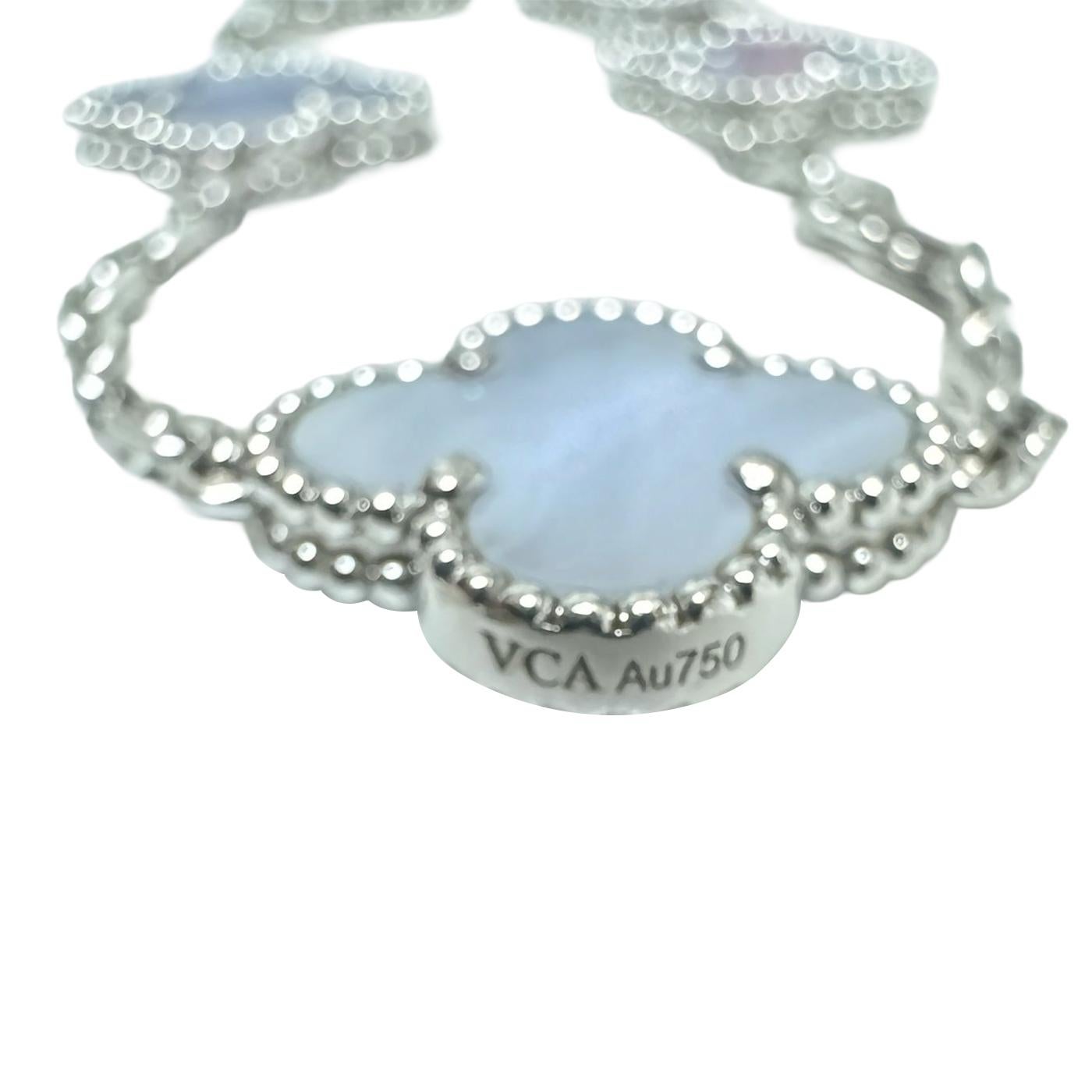Van Cleef & Arpels Vintage Alhambra Sautoir 20 Motifs Calcédoine Or 18k Pour femmes en vente