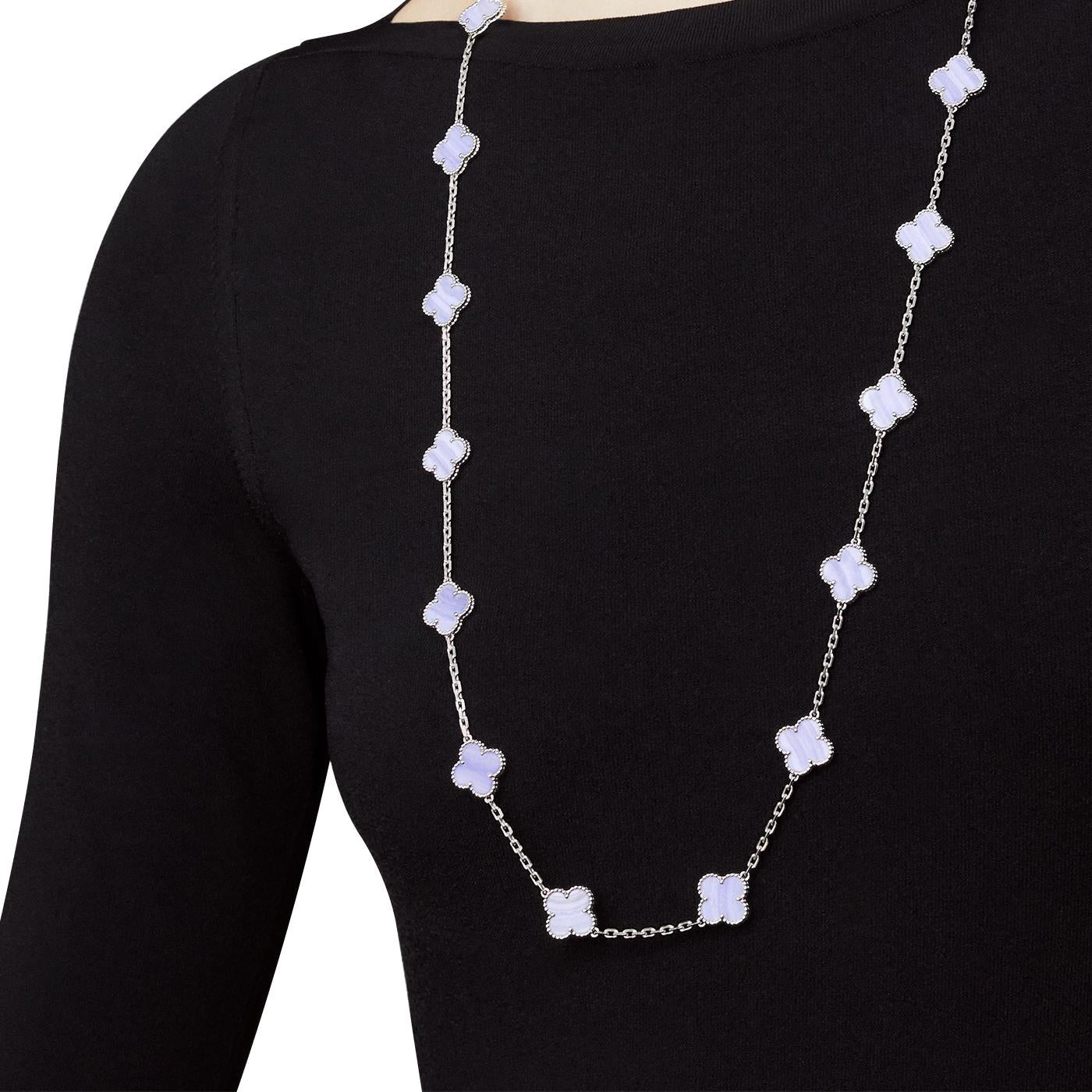 Van Cleef & Arpels Vintage Alhambra Sautoir 20 Motifs Calcédoine Or 18k en vente 2