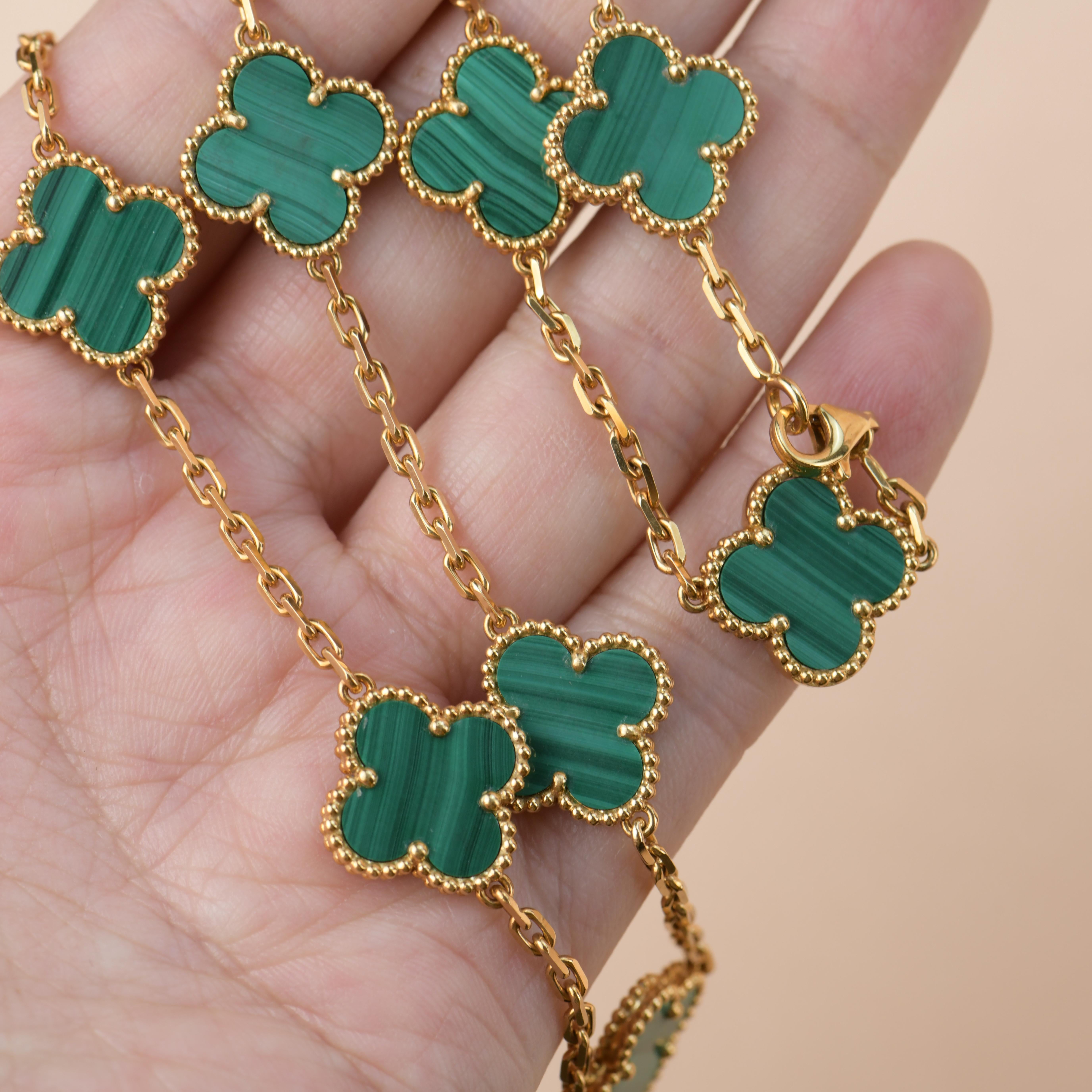 Van Cleef & Arpels Vintage Alhambra Malachite 10 Motif Gold Necklace In Excellent Condition In Banbury, GB