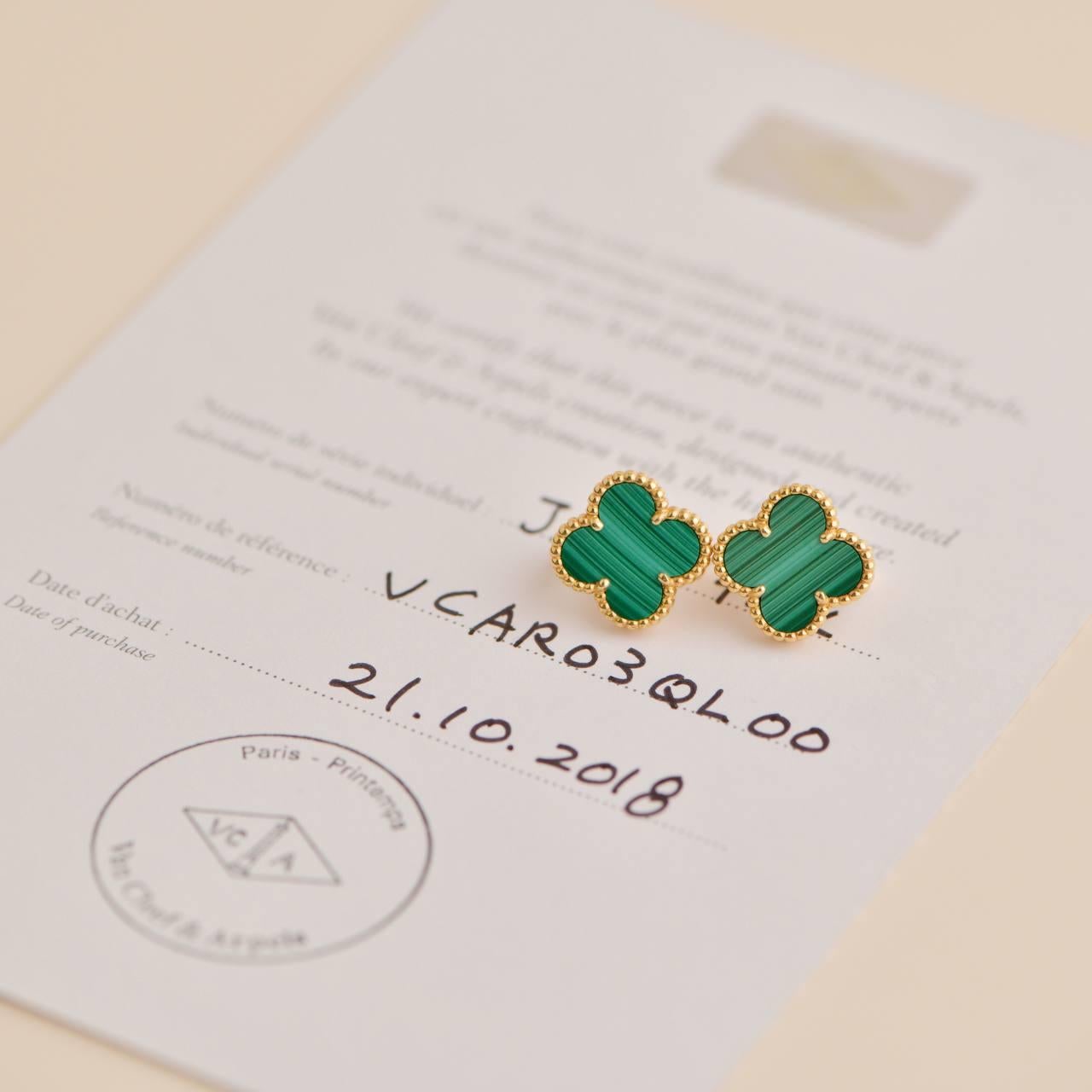 Van Cleef & Arpels Vintage Alhambra Malachite 18K Yellow Gold Earrings In Excellent Condition In Banbury, GB