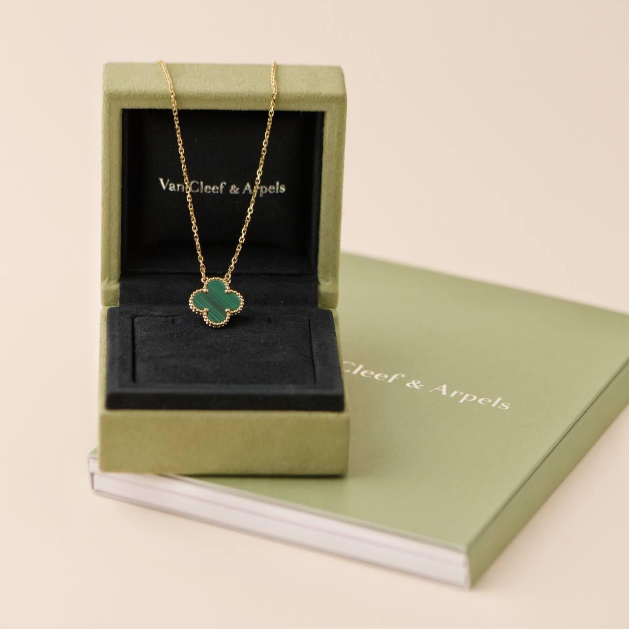 Uncut Van Cleef & Arpels Vintage Alhambra Malachite 18K Yellow Gold Pendant Necklace