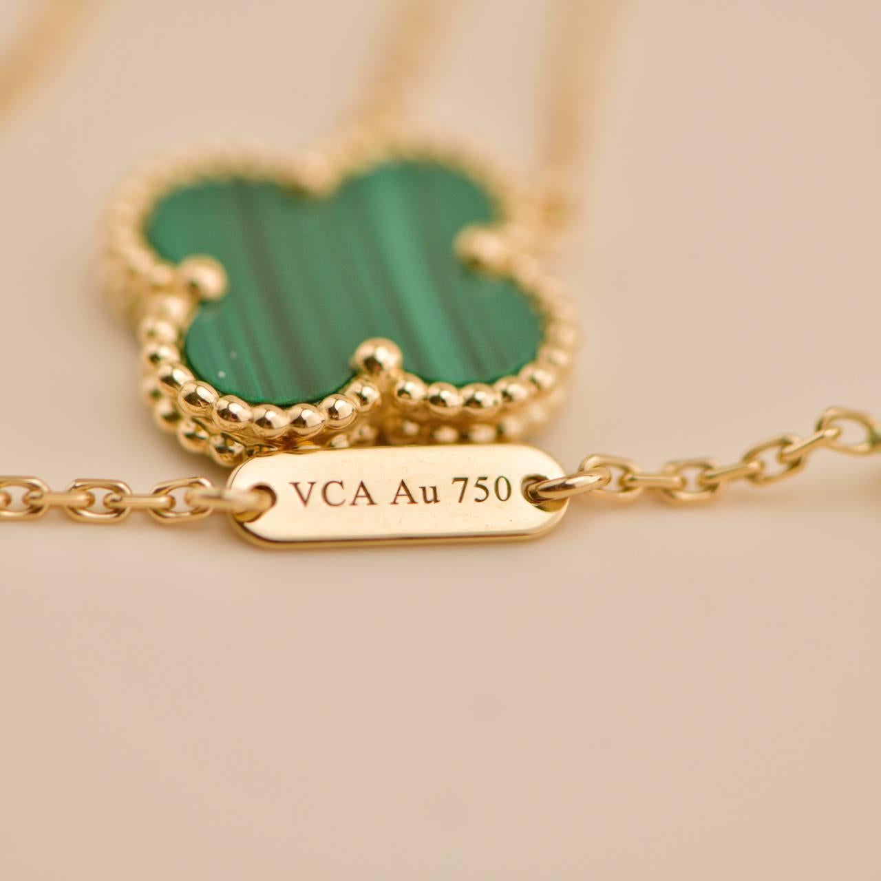 Van Cleef & Arpels Collana Vintage Alhambra Malachite in oro giallo 18 carati in vendita 3