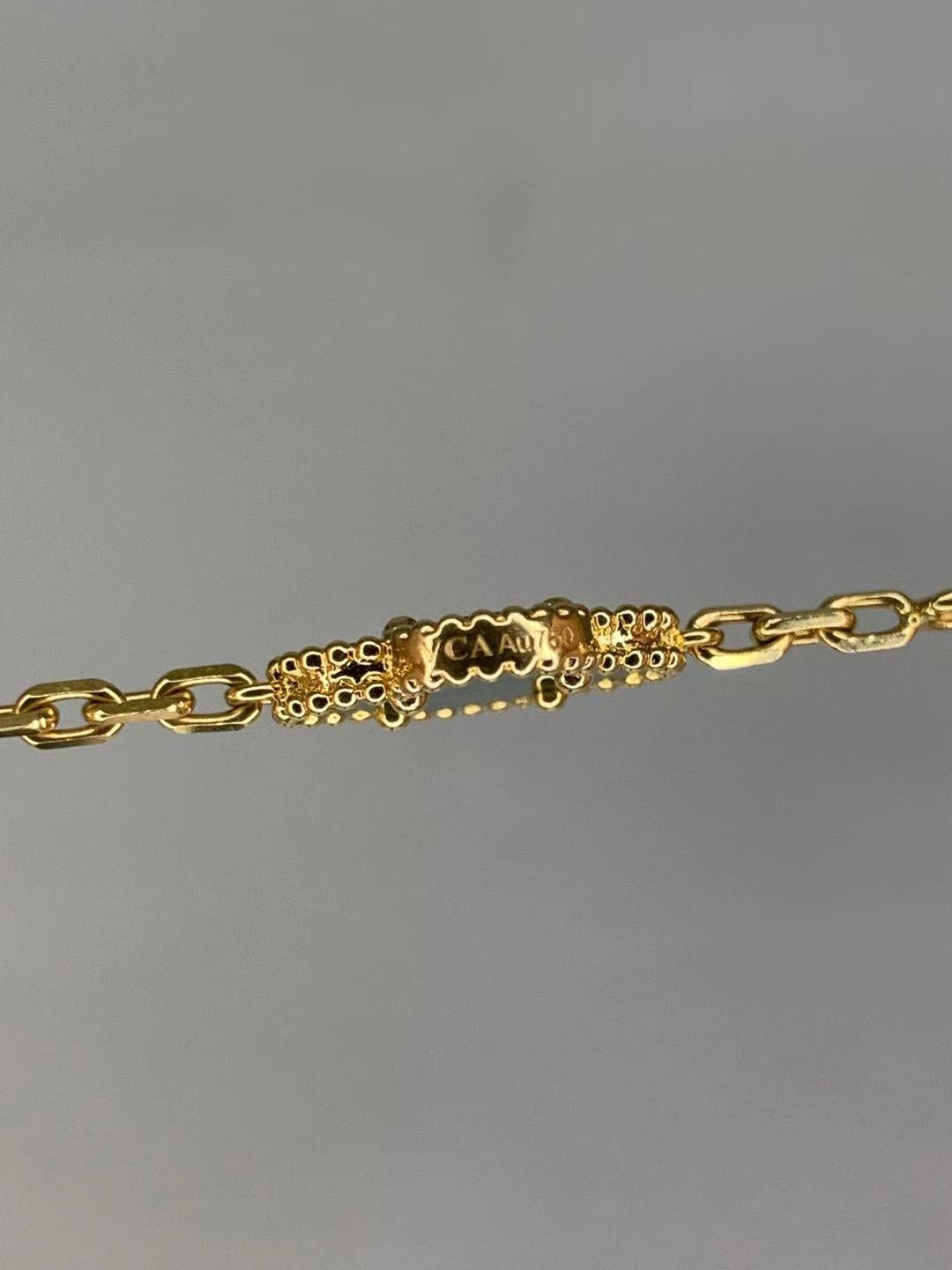 Van Cleef & Arpels Vintage Alhambra Malachite 20 Motif Gold Necklace In Excellent Condition In Banbury, GB