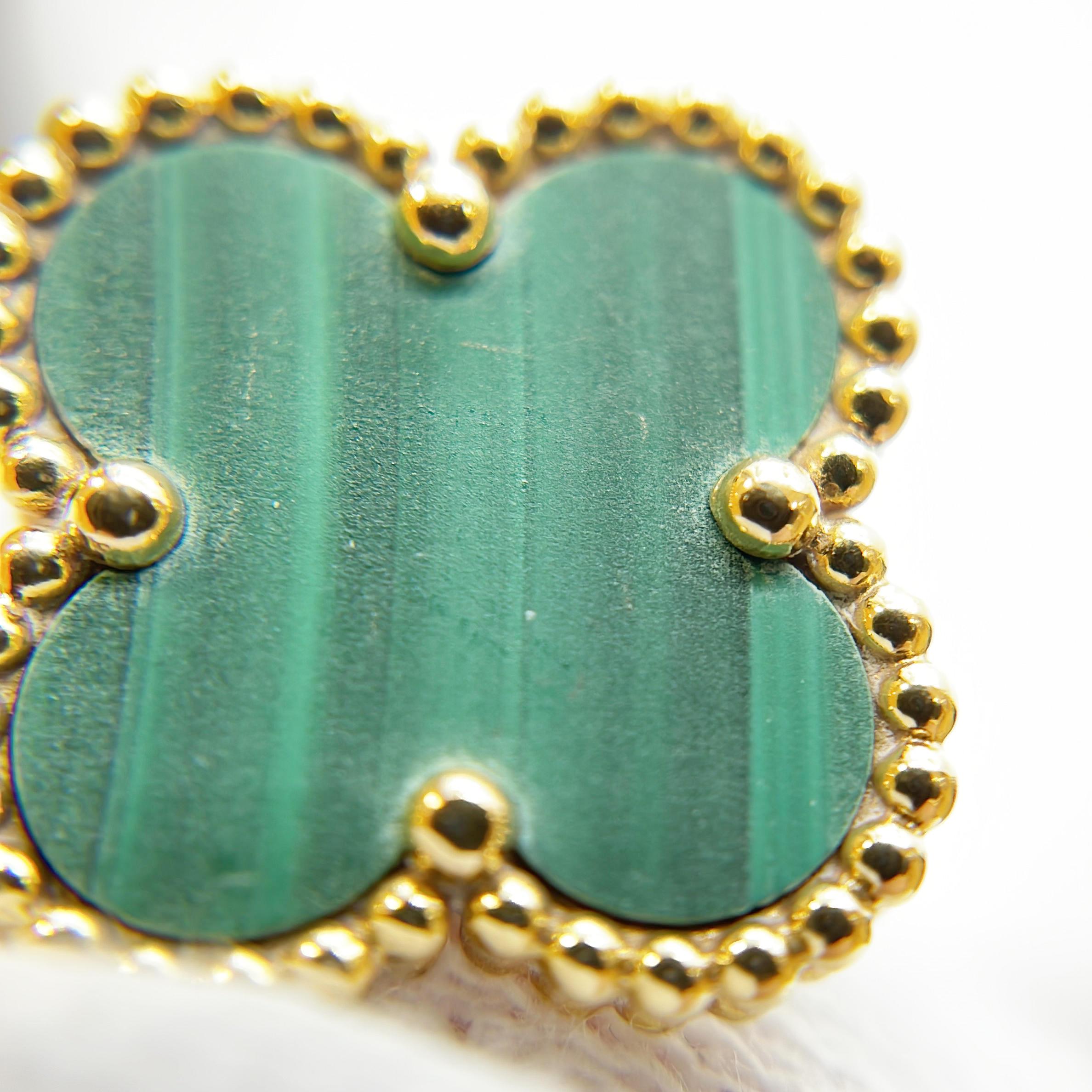 Brand : Van Cleef & Arpels 
Description:  Van Cleef & Arpels Vintage Alhambra Malachite
Metal Type: 750YG/Yellow Gold
Weight: 5.4g
Condition: Preowned; small signs of wearing
Box - Included
Papers - Included