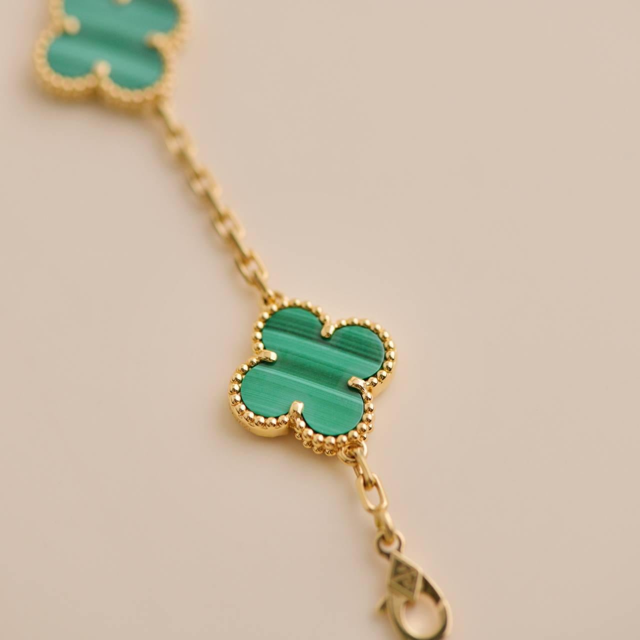 Van Cleef & Arpels Vintage Alhambra Malachite Yellow Gold Bracelet In Excellent Condition In Banbury, GB