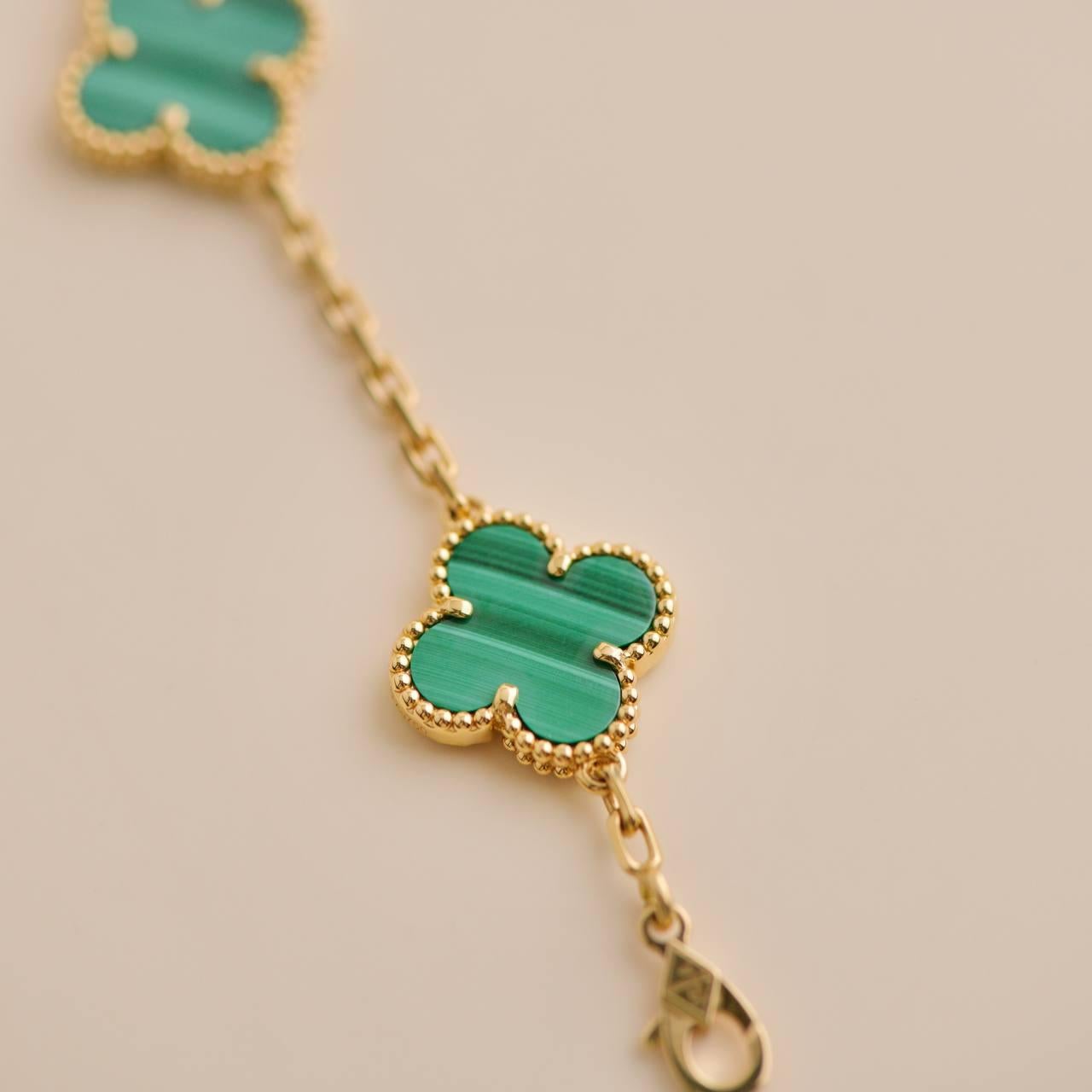 Women's or Men's Van Cleef & Arpels Vintage Alhambra Malachite Yellow Gold Bracelet