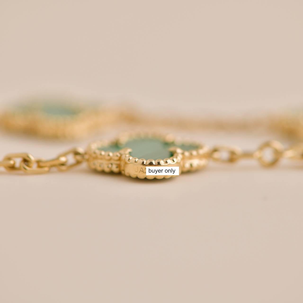 Women's or Men's Van Cleef & Arpels Vintage Alhambra Malachite Yellow Gold Bracelet