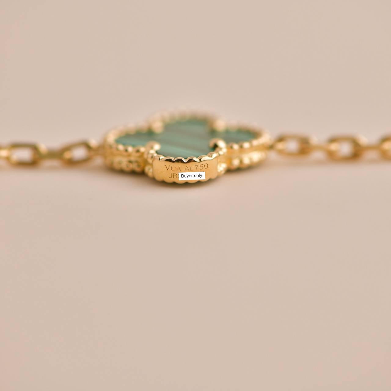 Van Cleef & Arpels Vintage Alhambra Malachite Yellow Gold Bracelet In Excellent Condition In Banbury, GB