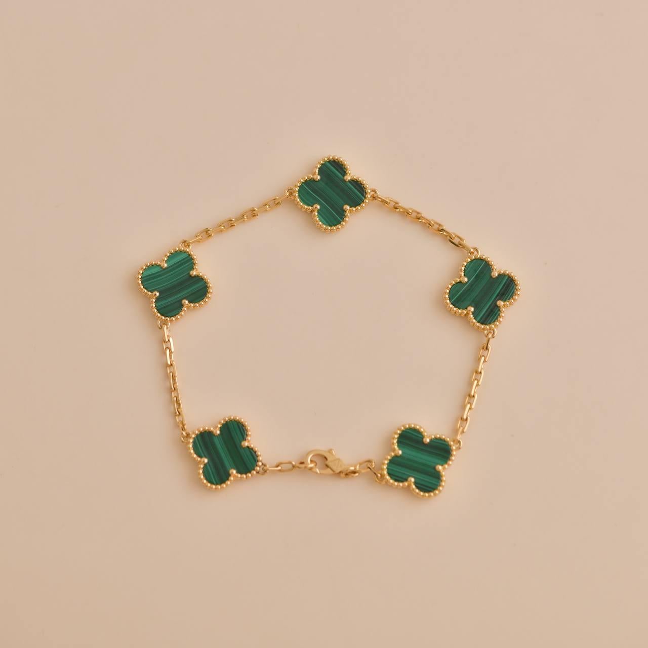 Van Cleef & Arpels Vintage Alhambra Malachite Yellow Gold Bracelet In Excellent Condition In Banbury, GB