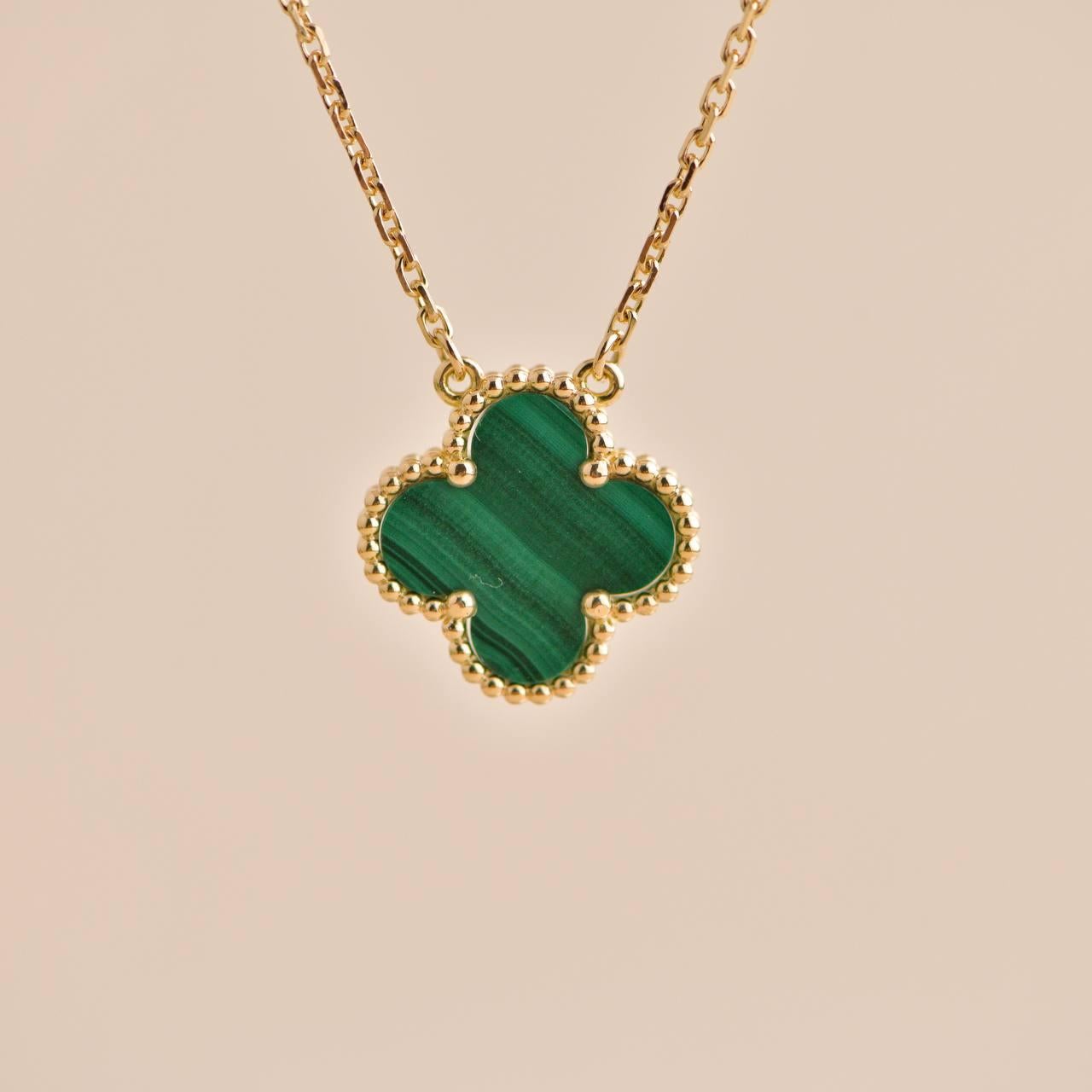 Uncut Van Cleef & Arpels Vintage Alhambra Malachite Yellow Gold Pendant Necklace