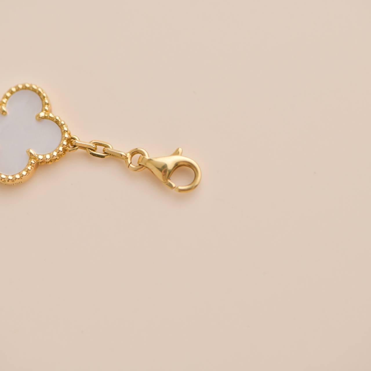 Van Cleef &Arpels Vintage Alhambra Perlmutt-Halskette mit 10 Motiven aus Gelbgold für Damen oder Herren