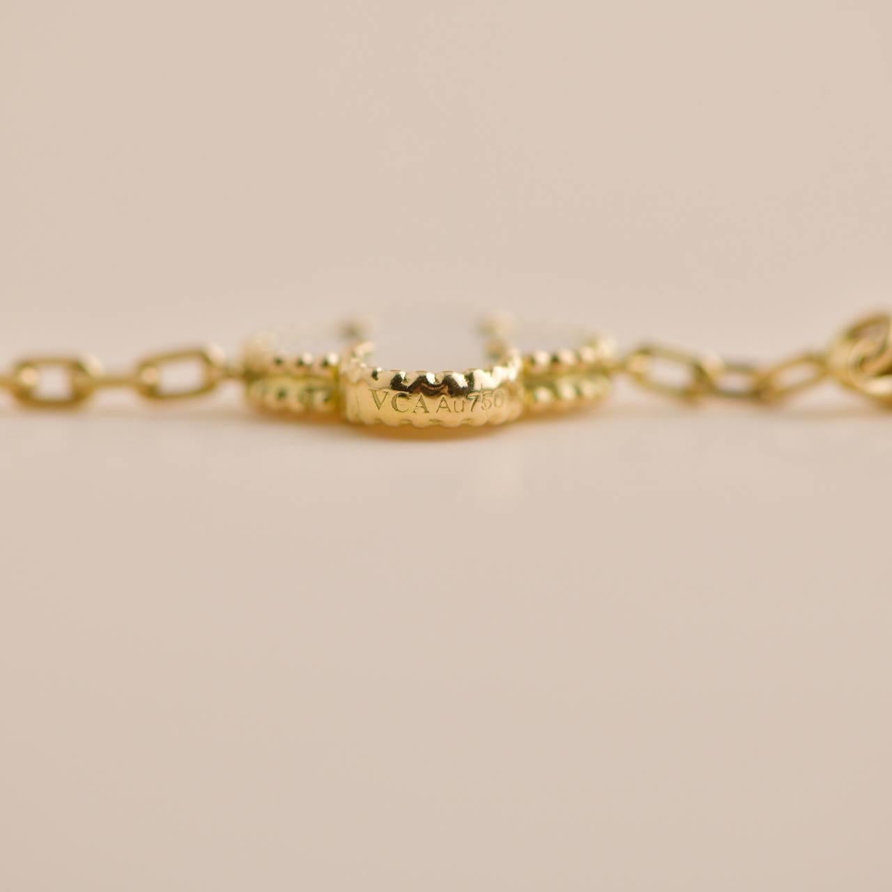 Van Cleef & Arpels Vintage Alhambra Mother of Pearl 18K Yellow Gold Bracelet For Sale 3
