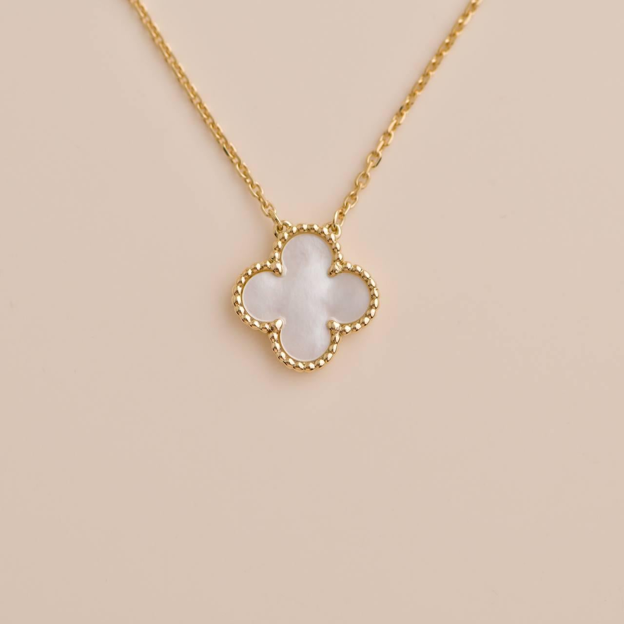 Women's or Men's Van Cleef & Arpels Vintage Alhambra Mother of Pearl 18K Yellow Gold Necklace