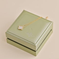 Colgante Van Cleef & Arpels Vintage Alhambra de madreperla de oro amarillo de 18 quilates
