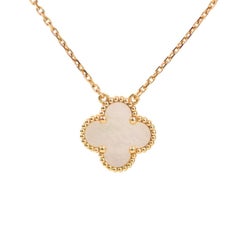 Van Cleef & Arpels Collana vintage Alhambra in oro giallo 18 carati con madreperla