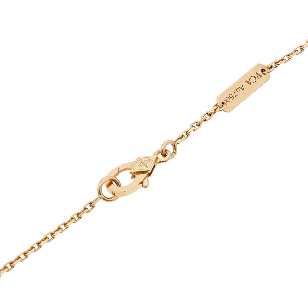 van cleef with diamond in the middle