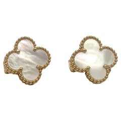 Van Cleef & Arpels Orecchini vintage Alhambra di madreperla in oro giallo 18 ct.