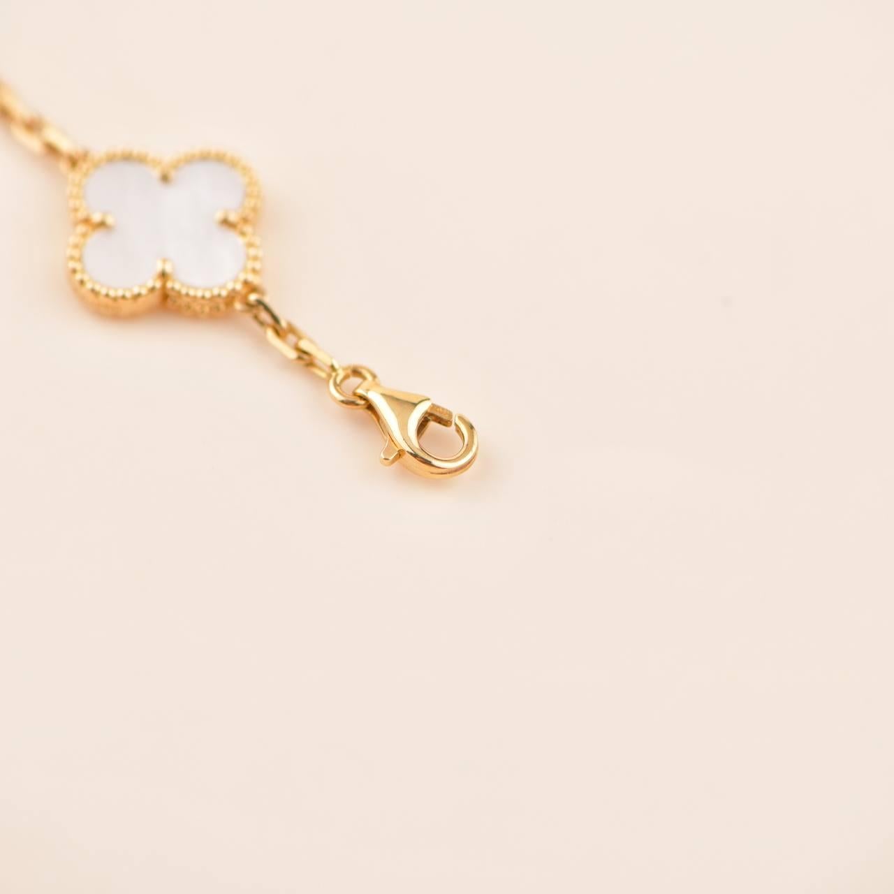 Bead Van Cleef & Arpels Vintage Alhambra Mother of Pearl Yellow Gold Bracelet
