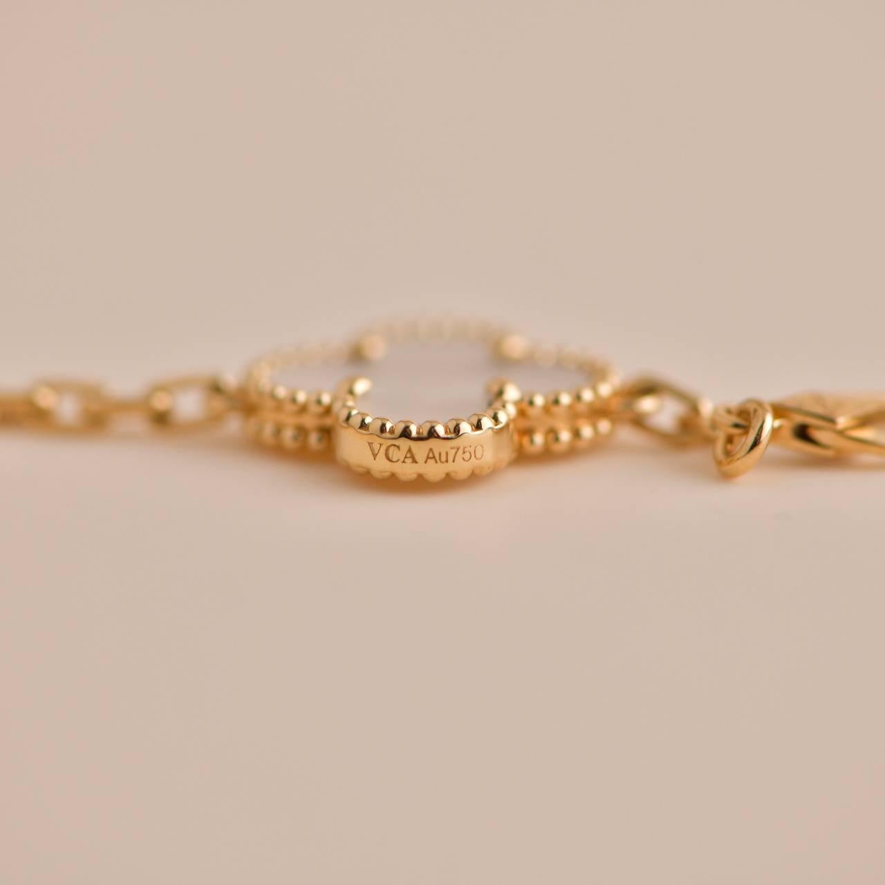 Van Cleef & Arpels Vintage Alhambra Mother of Pearl Yellow Gold Bracelet In Excellent Condition In Banbury, GB