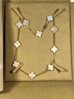 Van Cleef & Arpels Vintage Alhambra Halskette aus Perlmutt und Gelbgold