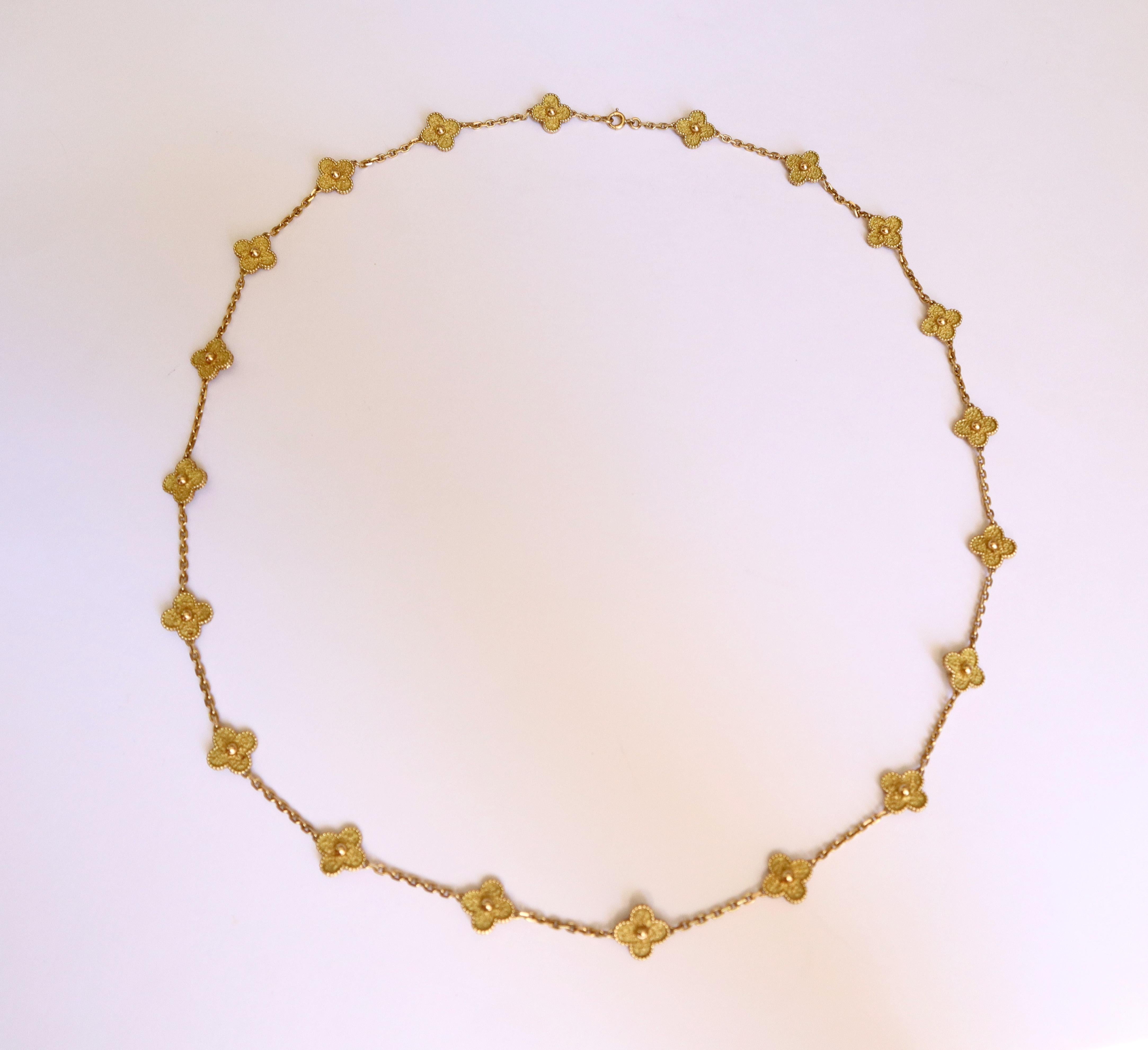 Van Cleef & Arpels Vintage Alhambra Necklace in 18 kt Yellow Gold 20 motifs 3