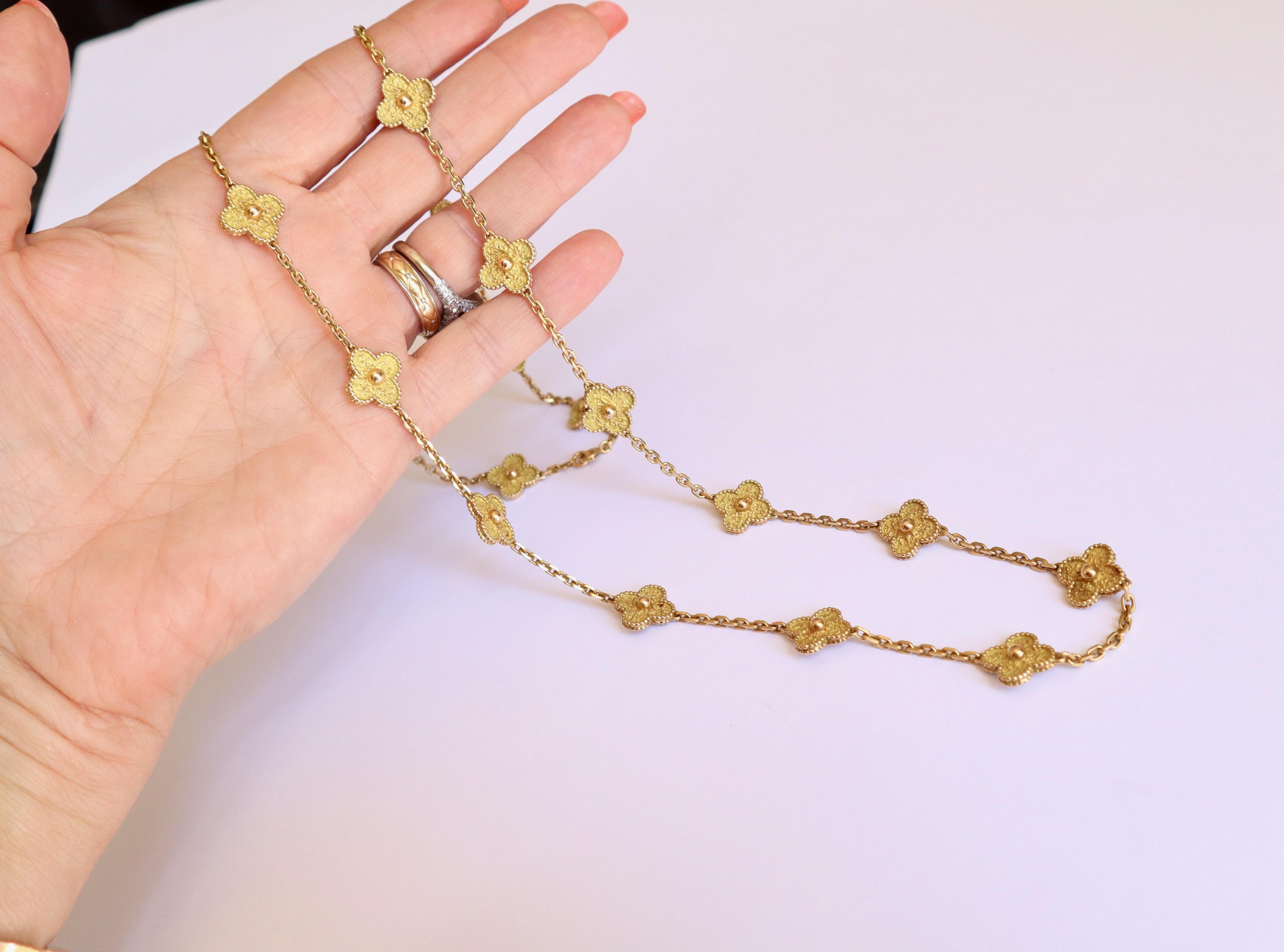 Van Cleef & Arpels Vintage Alhambra Necklace in 18 kt Yellow Gold 20 motifs 4