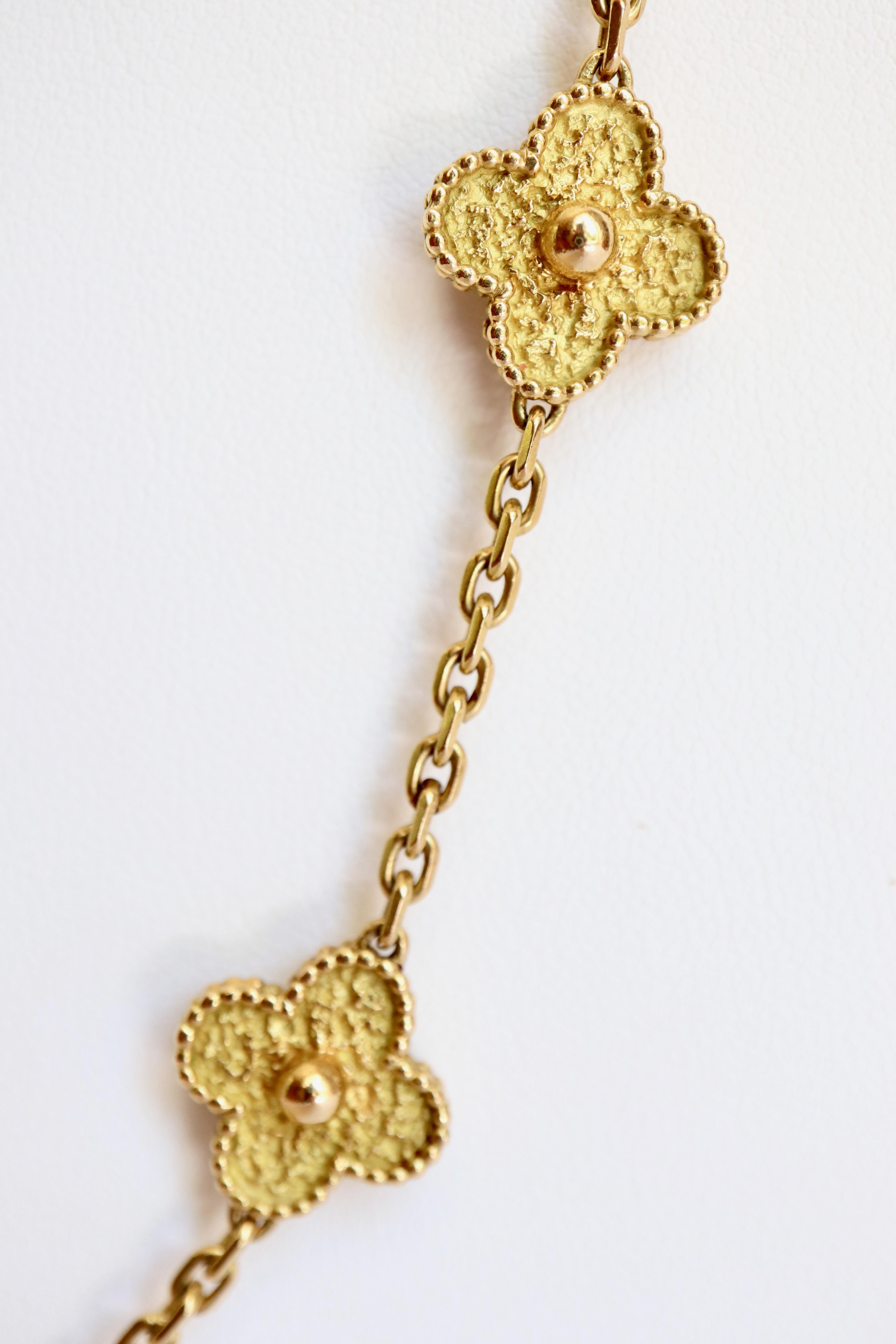 Women's Van Cleef & Arpels Vintage Alhambra Necklace in 18 kt Yellow Gold 20 motifs