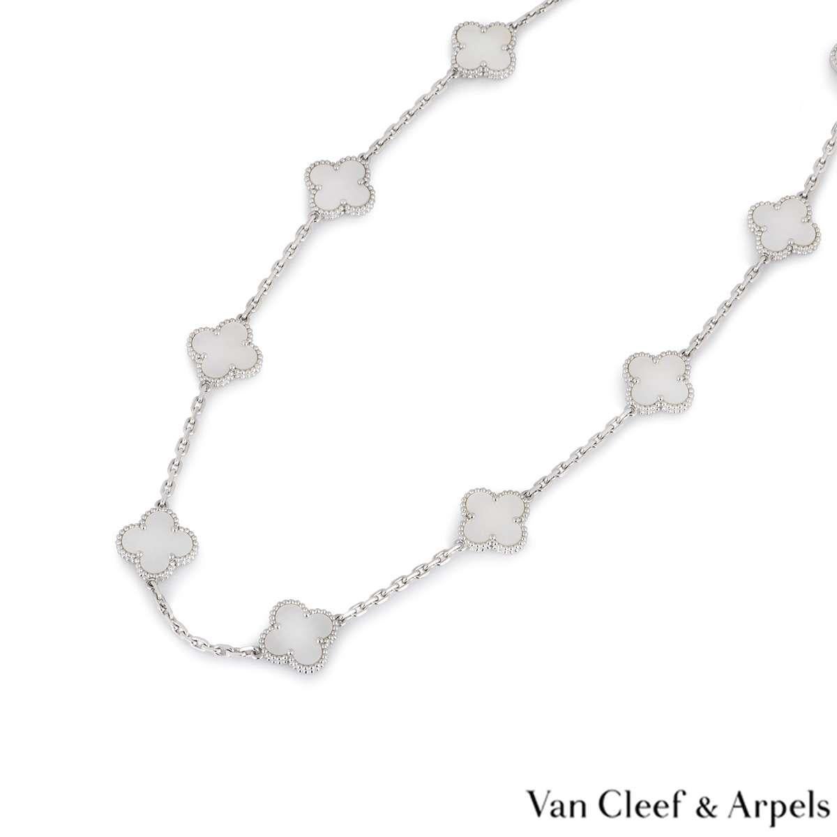 Van Cleef & Arpels Vintage Alhambra Necklace VCARF48500 In Excellent Condition In London, GB