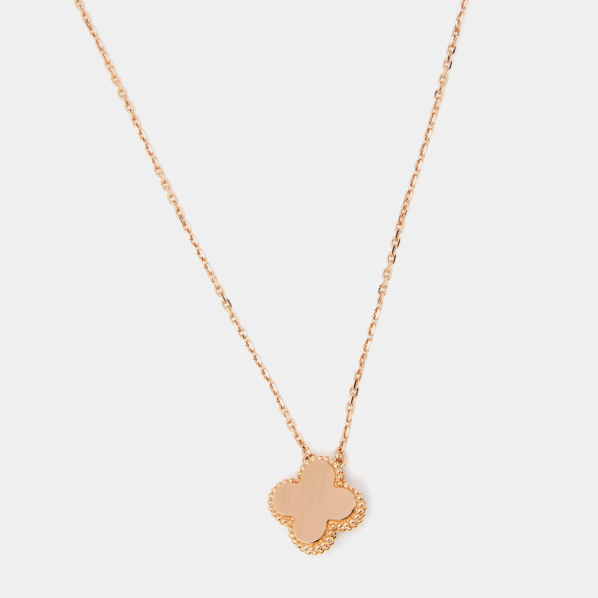Van Cleef Arpels Vintage Alhambra Obsidian Diamond 18kGold 2023 Holiday Necklace In New Condition For Sale In Dubai, Al Qouz 2