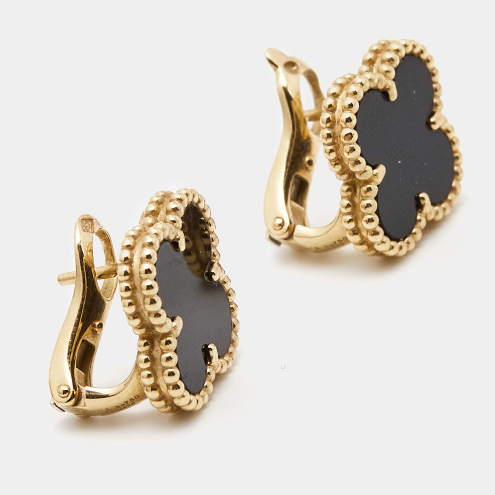 Van Cleef & Arpels Vintage Alhambra Onyx 18k Yellow Gold Earrings In Fair Condition In Dubai, Al Qouz 2