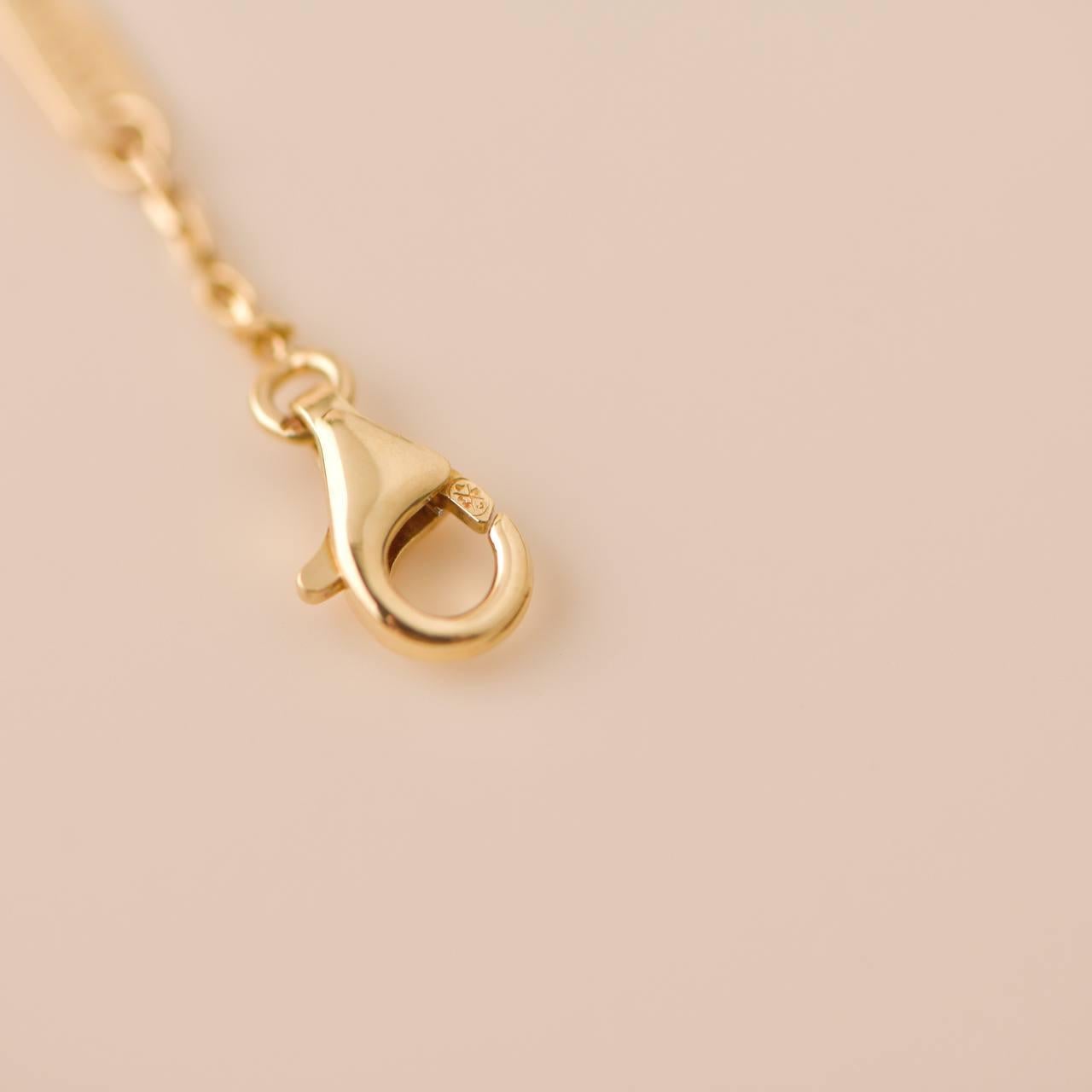 Van Cleef & Arpels Vintage Alhambra Onyx 18K Yellow Gold Pendant Necklace For Sale 2
