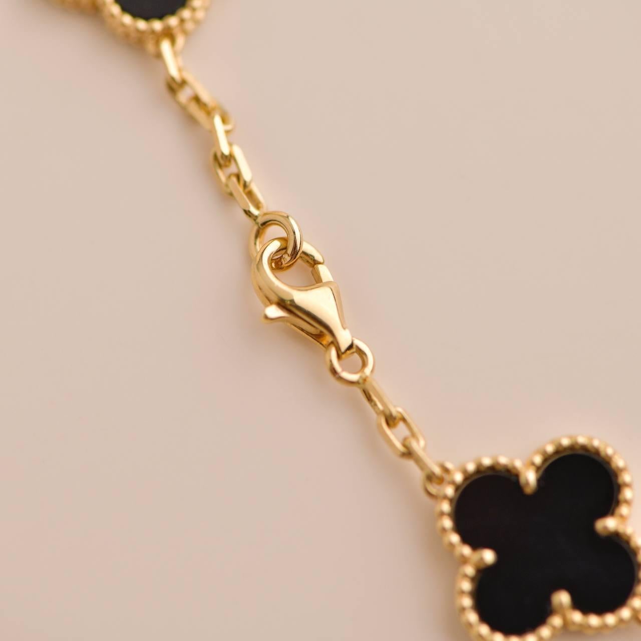 Women's or Men's Van Cleef & Arpels Vintage Alhambra Onyx 20 Motif Yellow Gold Long Necklace