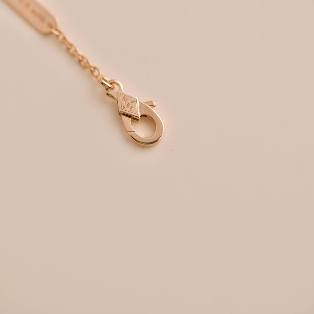 Van Cleef & Arpels Vintage Alhambra Onyx Rose Gold 2016 Holiday Pendant Necklace In Excellent Condition For Sale In Banbury, GB