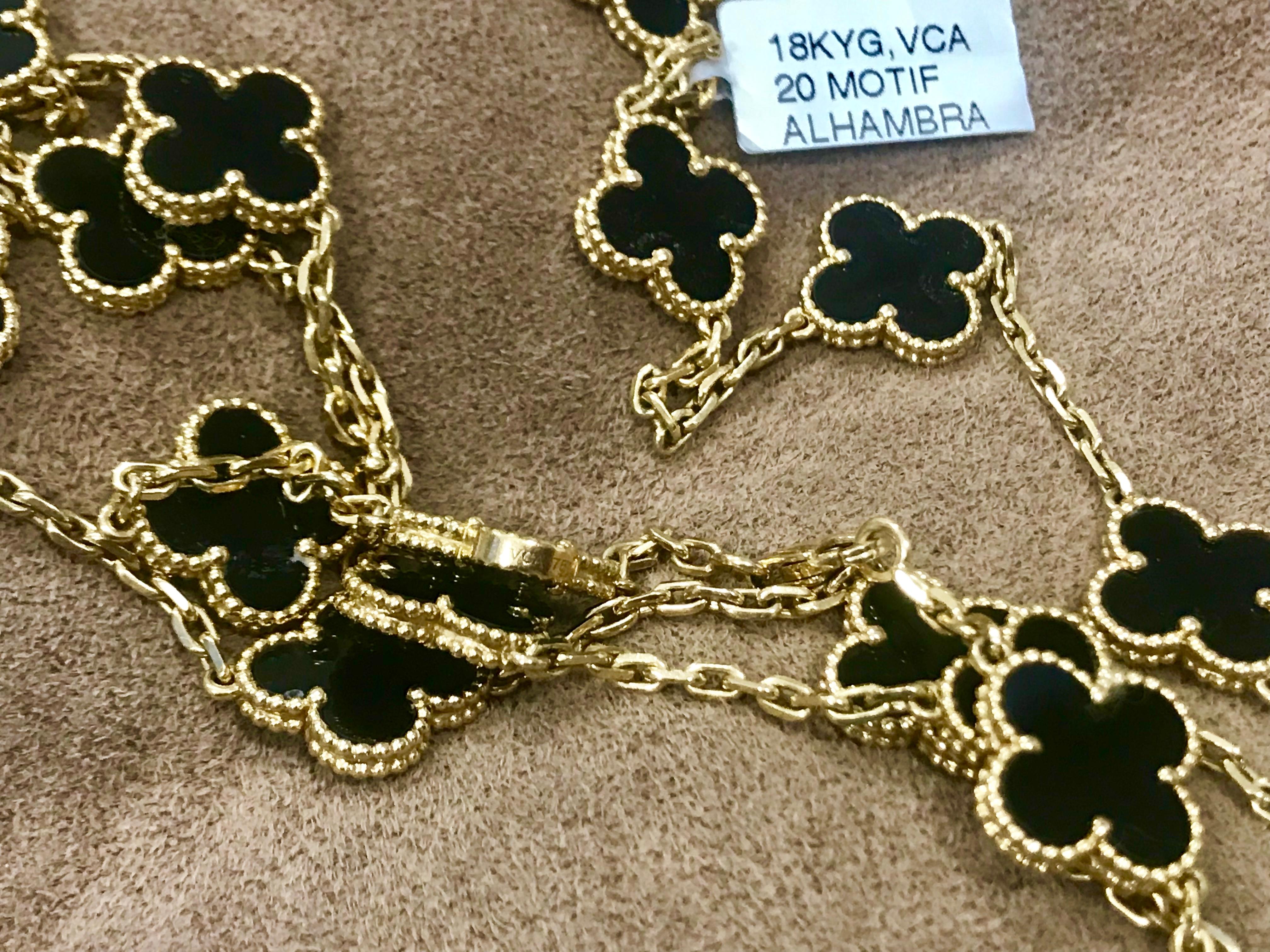 Van Cleef & Arpels Vintage Alhambra Onyx Yellow Gold 20 Motif Necklace, Estate In Excellent Condition In New York, NY