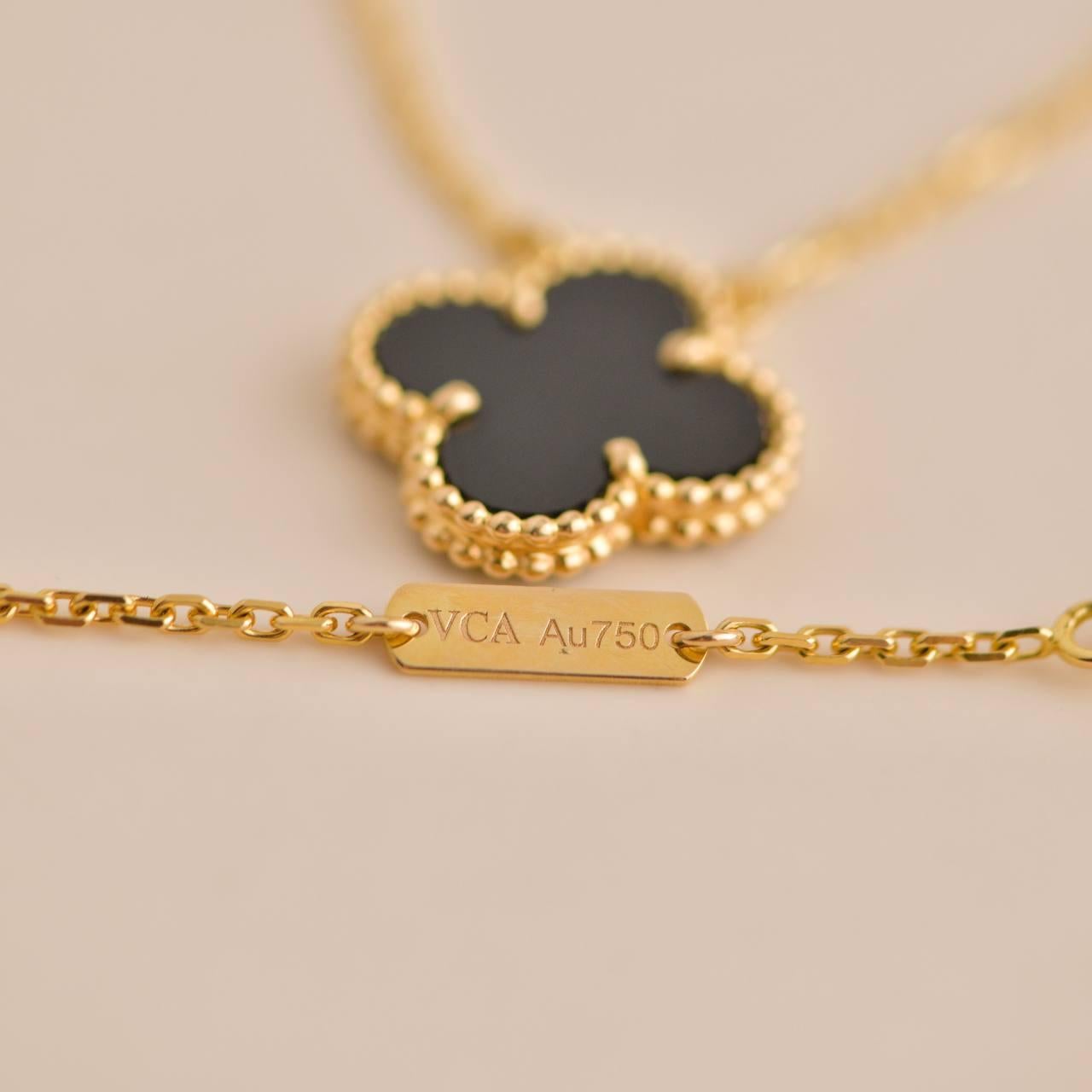 Grezzo Van Cleef & Arpels Collana vintage con ciondolo in oro giallo Alhambra Onice