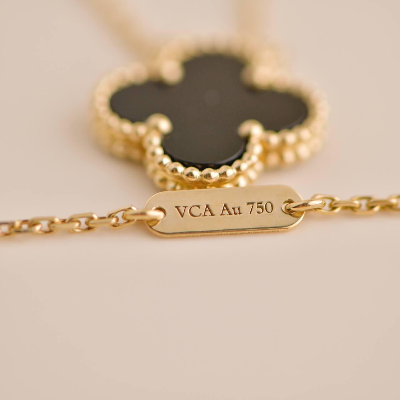 Femenino o masculino Van Cleef & Arpels Collar Colgante Vintage Alhambra Onyx Oro Amarillo