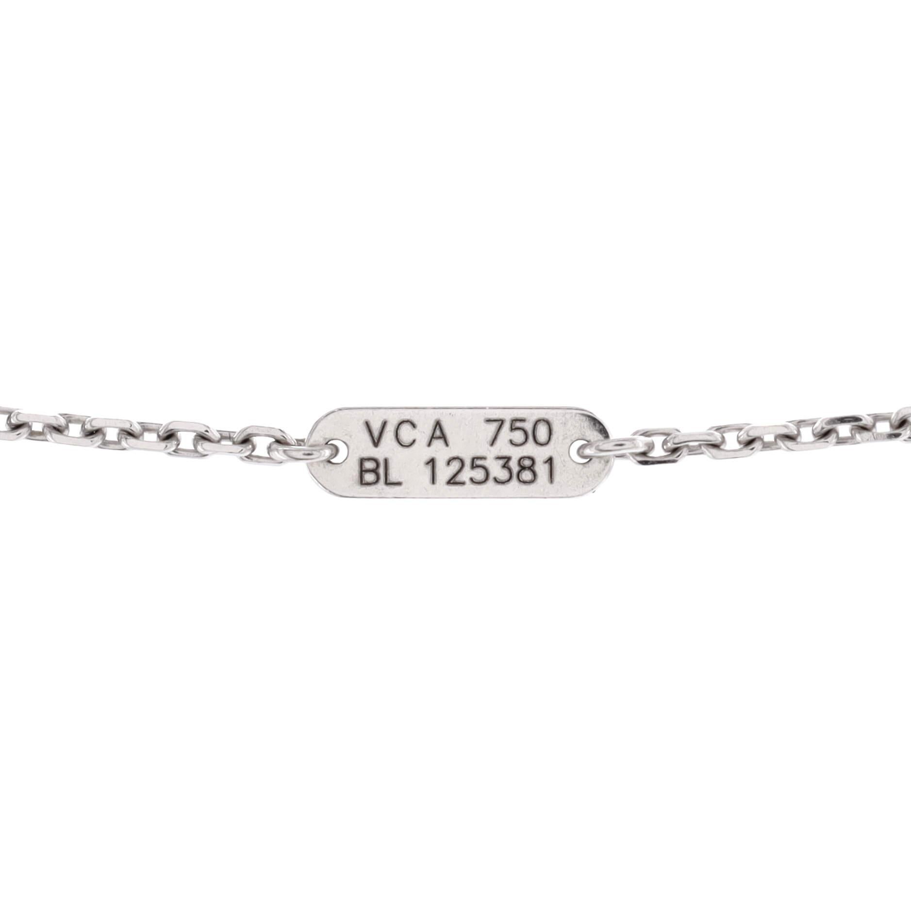 Van Cleef & Arpels Vintage Alhambra-Halskette mit Anhänger aus 18 Karat Weißgold 1