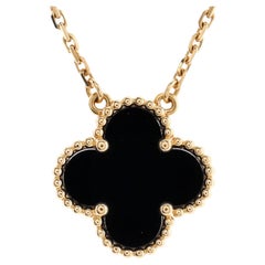 Van Cleef & Arpels Vintage Alhambra-Halskette mit Anhänger aus 18 Karat Gelbgold und Onyx