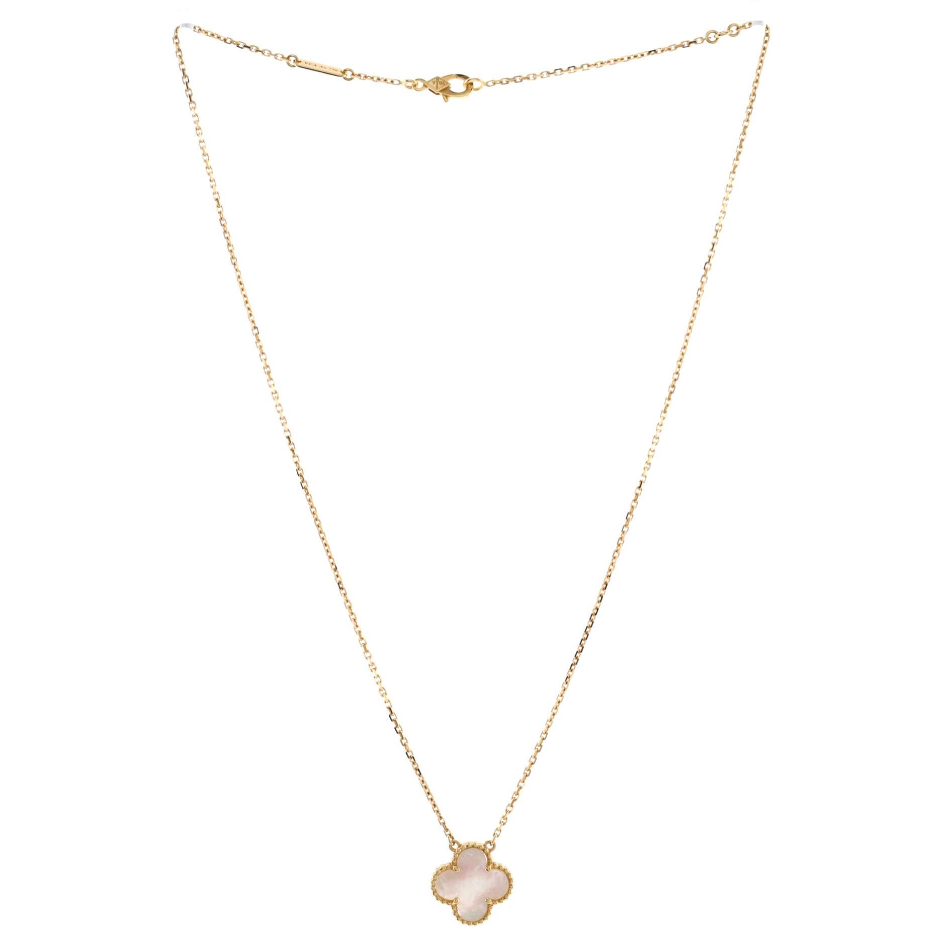 Van Cleef & Arpels Vintage Alhambra-Halskette mit Anhänger aus 18 Karat Gelbgold Damen