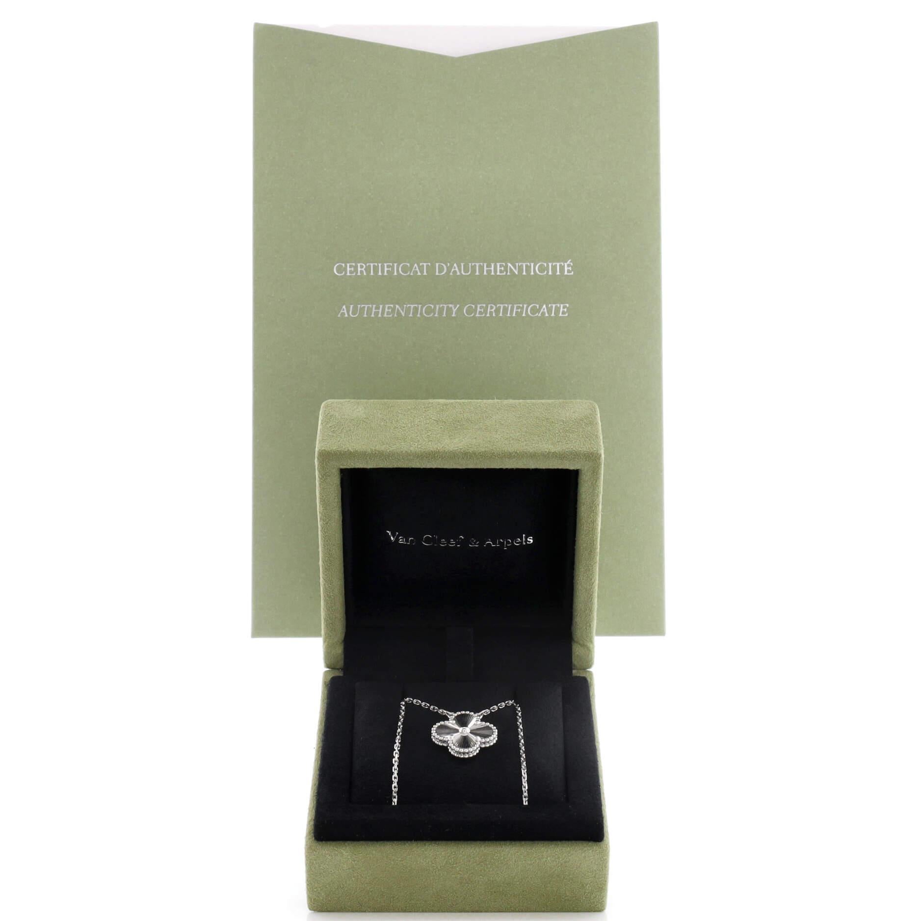 alhambra guilloche necklace
