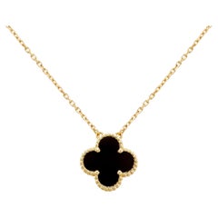 Van Cleef & Arpels Vintage Alhambra Pendant Onyx Stone 18K Yellow Gold Necklace