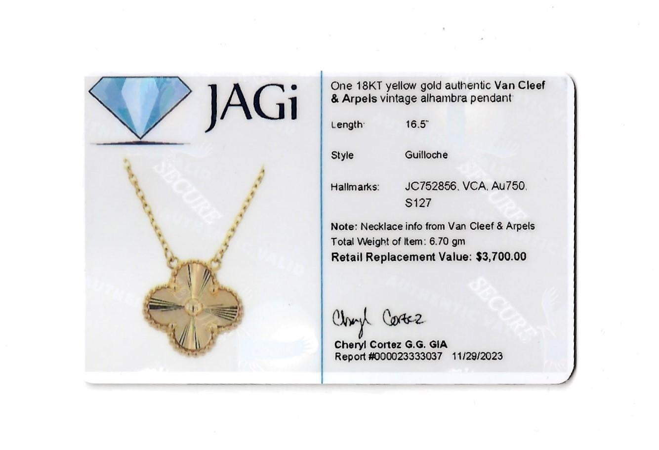 Van Cleef & Arpels Vintage Alhambra Quatrefoil Pendant Necklace in 18 Karat Gold 5