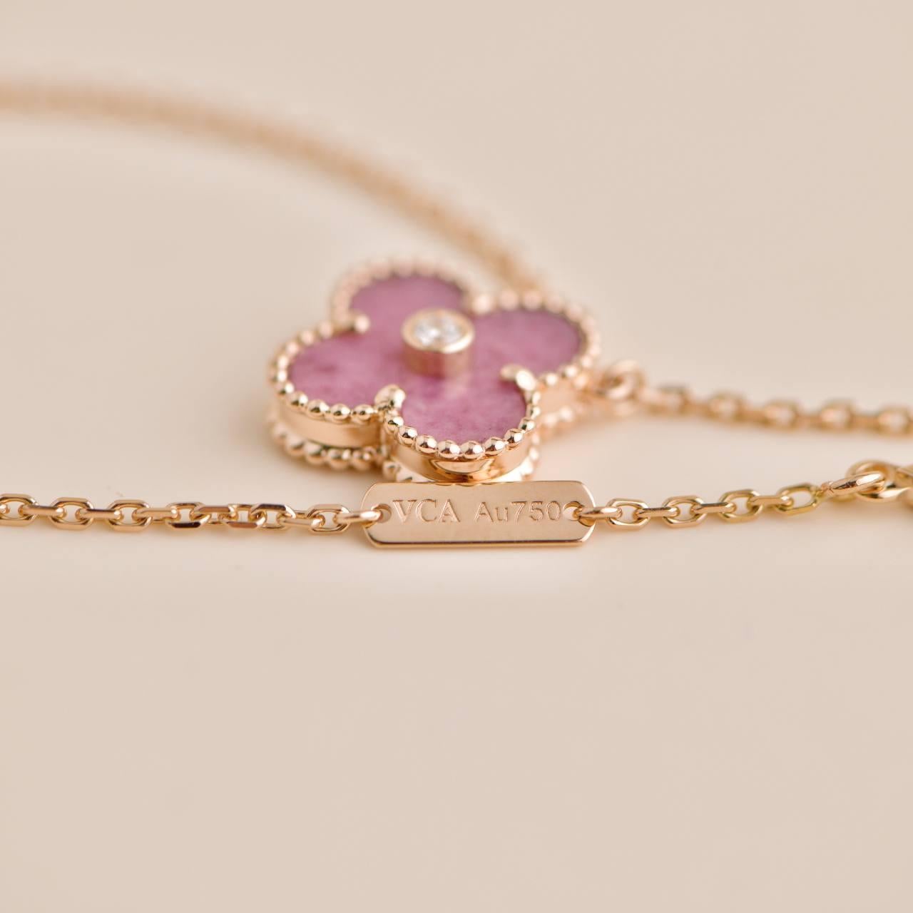 van cleef holiday pendant