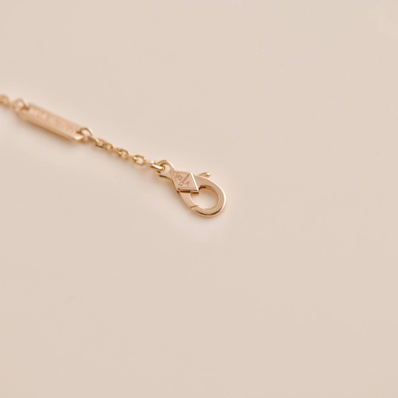 van cleef 2021 holiday pendant