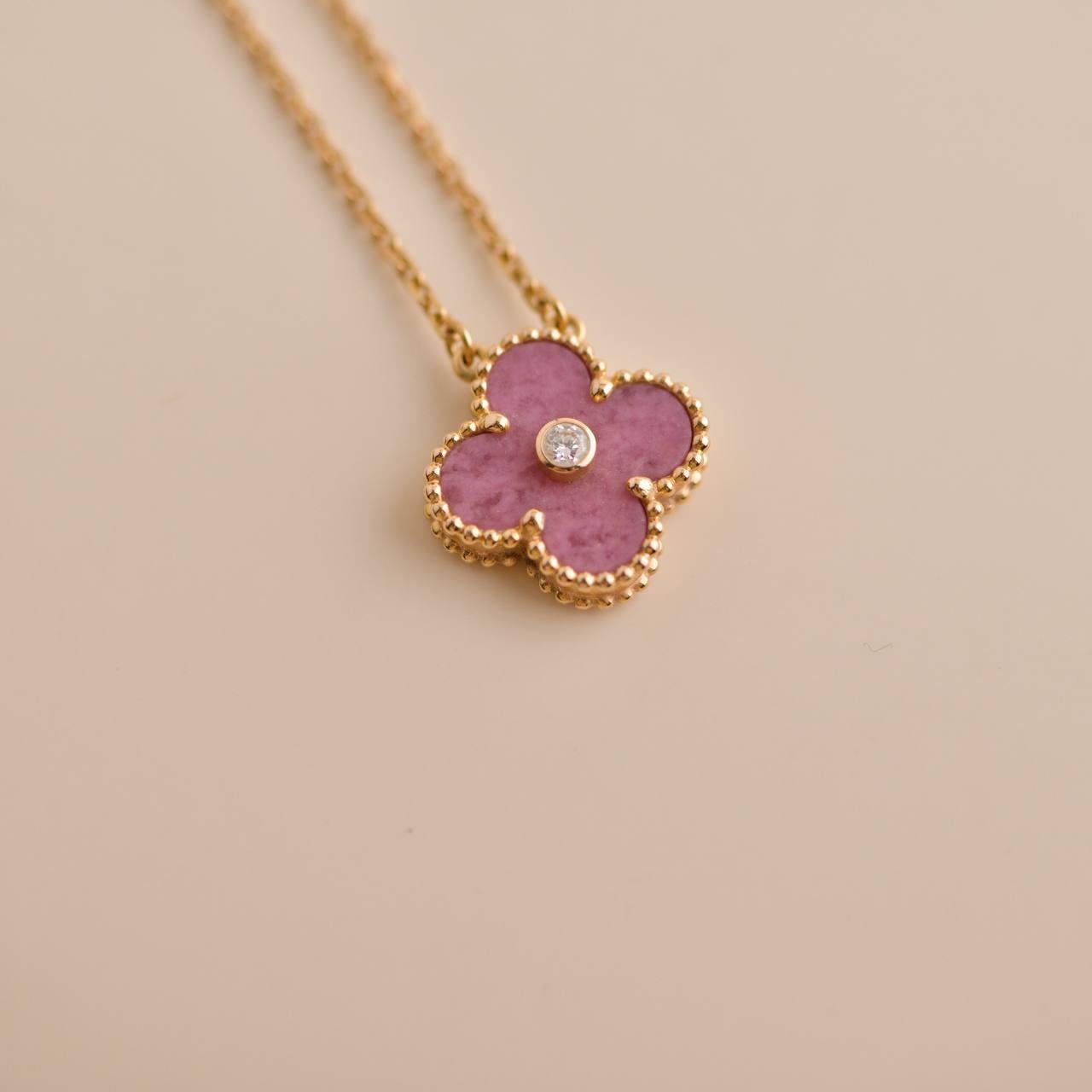 Van Cleef & Arpels Vintage Alhambra Rhodonite Diamond 2021 Holiday Pendant für Damen oder Herren im Angebot