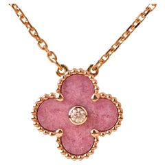 Van Cleef & Arpels Vintage Alhambra Rhodonit-Diamant-Anhänger 2021 Holiday, Vintage