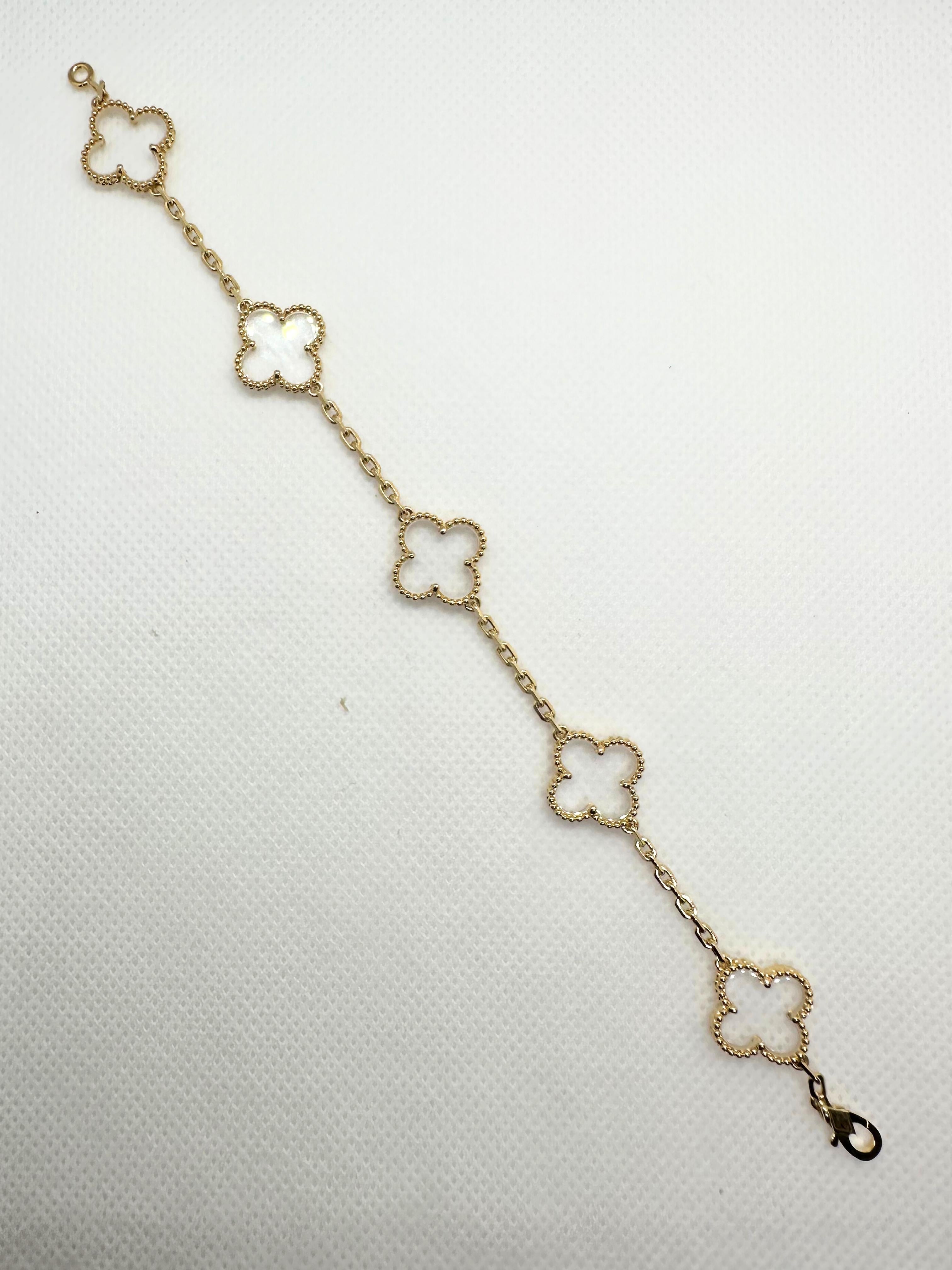 Van Cleef & Arpels Vintage Alhambra Rock Crystal Quartz 18K Yellow Gold Bracelet For Sale 4