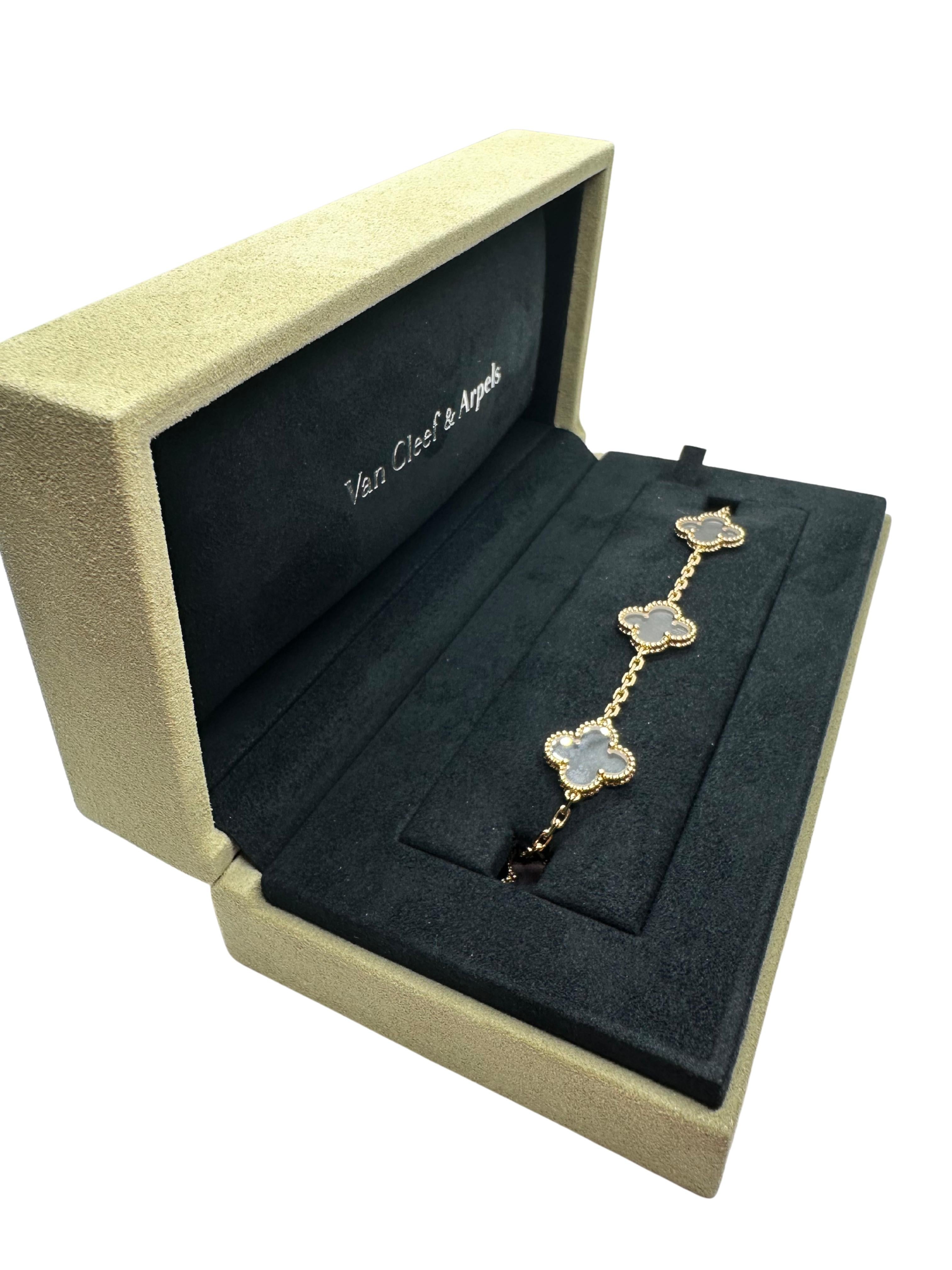 Van Cleef & Arpels Vintage Alhambra Rock Crystal Quartz 18K Yellow Gold Bracelet For Sale 5