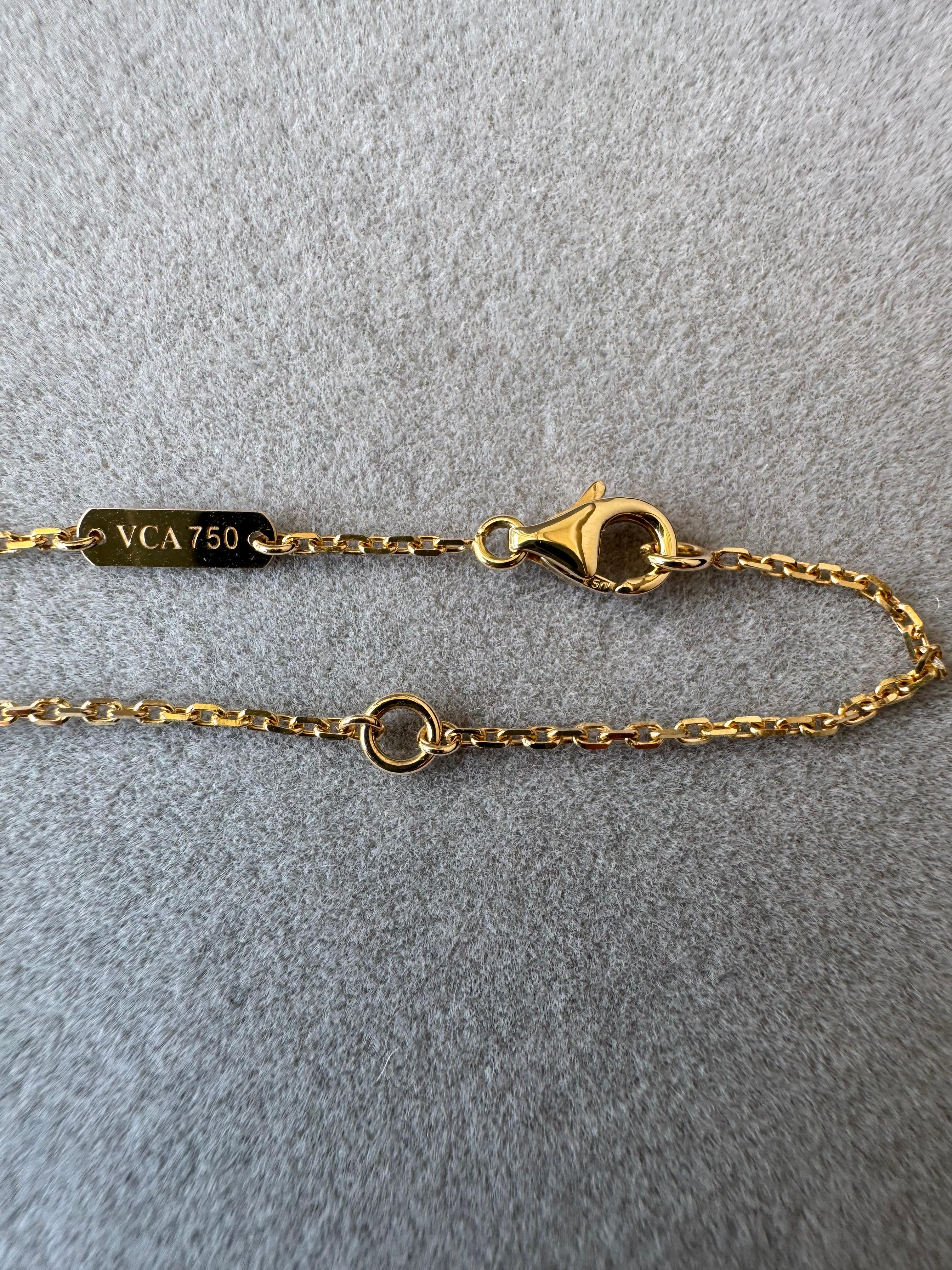 Van Cleef & Arpels Vintage Alhambra Star Holiday Edition Perlen-Anhänger-Halskette im Angebot 3