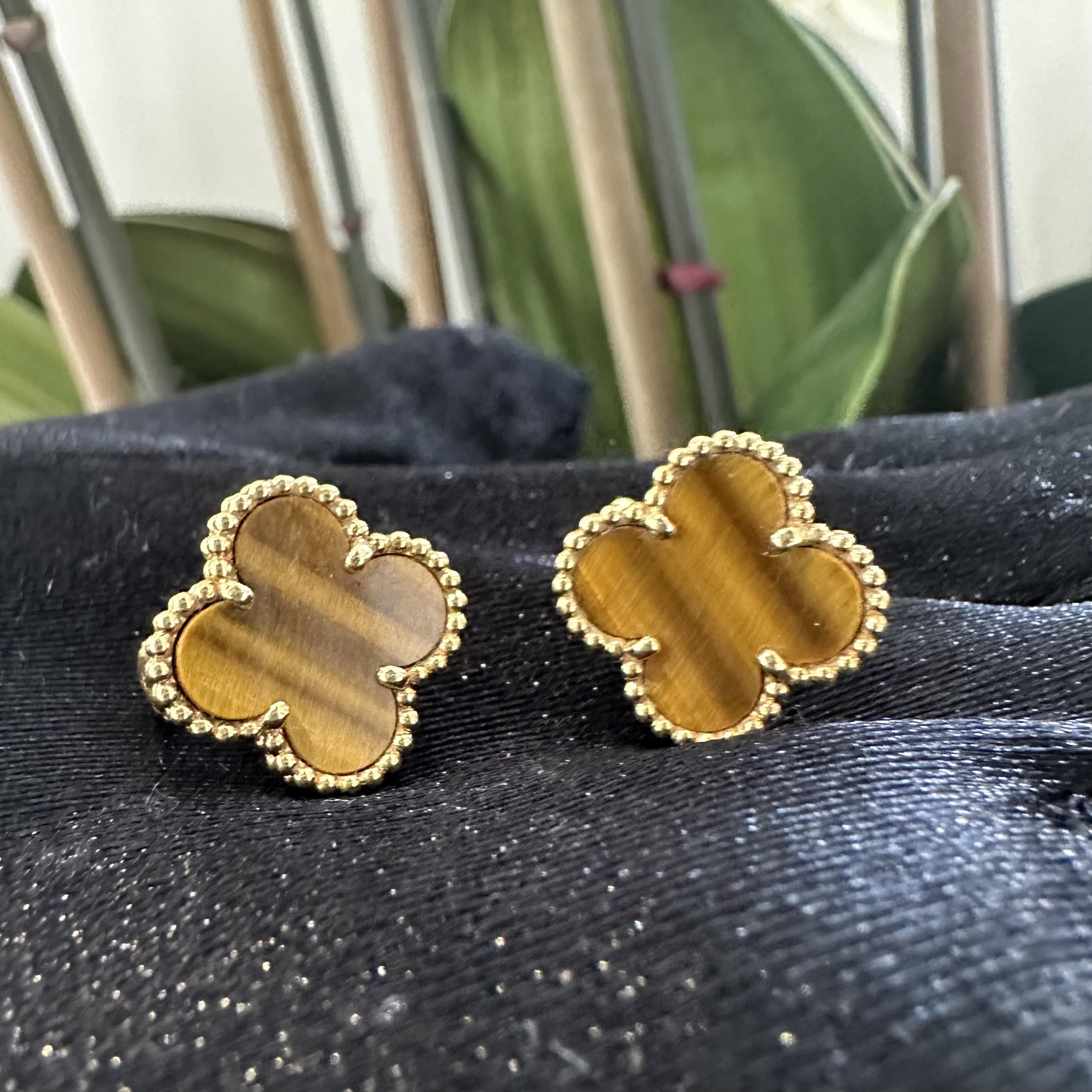 Van Cleef & Arpels Vintage Alhambra Tigerauge-Ohrringe aus 18 Karat Gelbgold 1